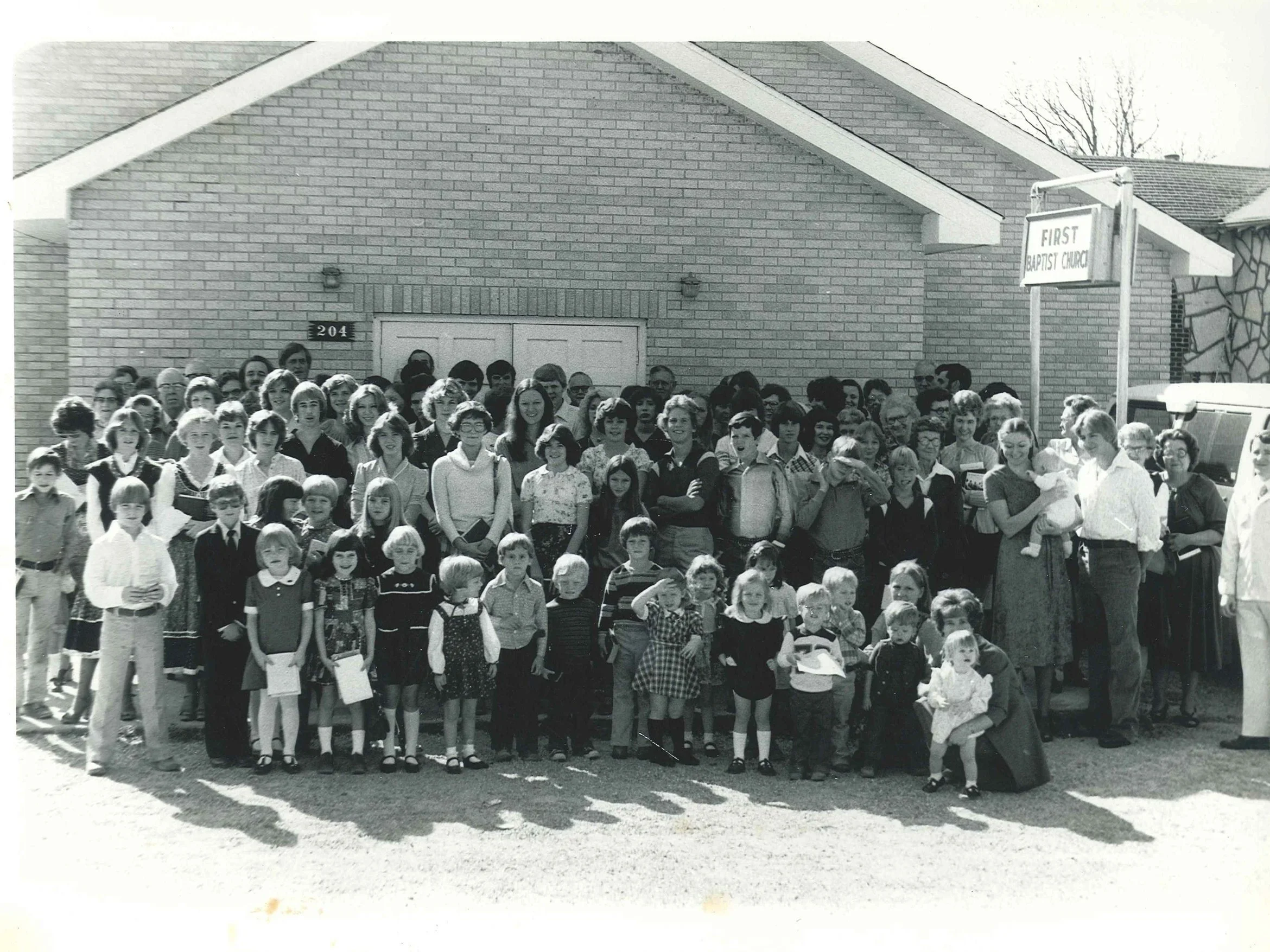 Old+Church+Photo+-+Group+1979.jpg