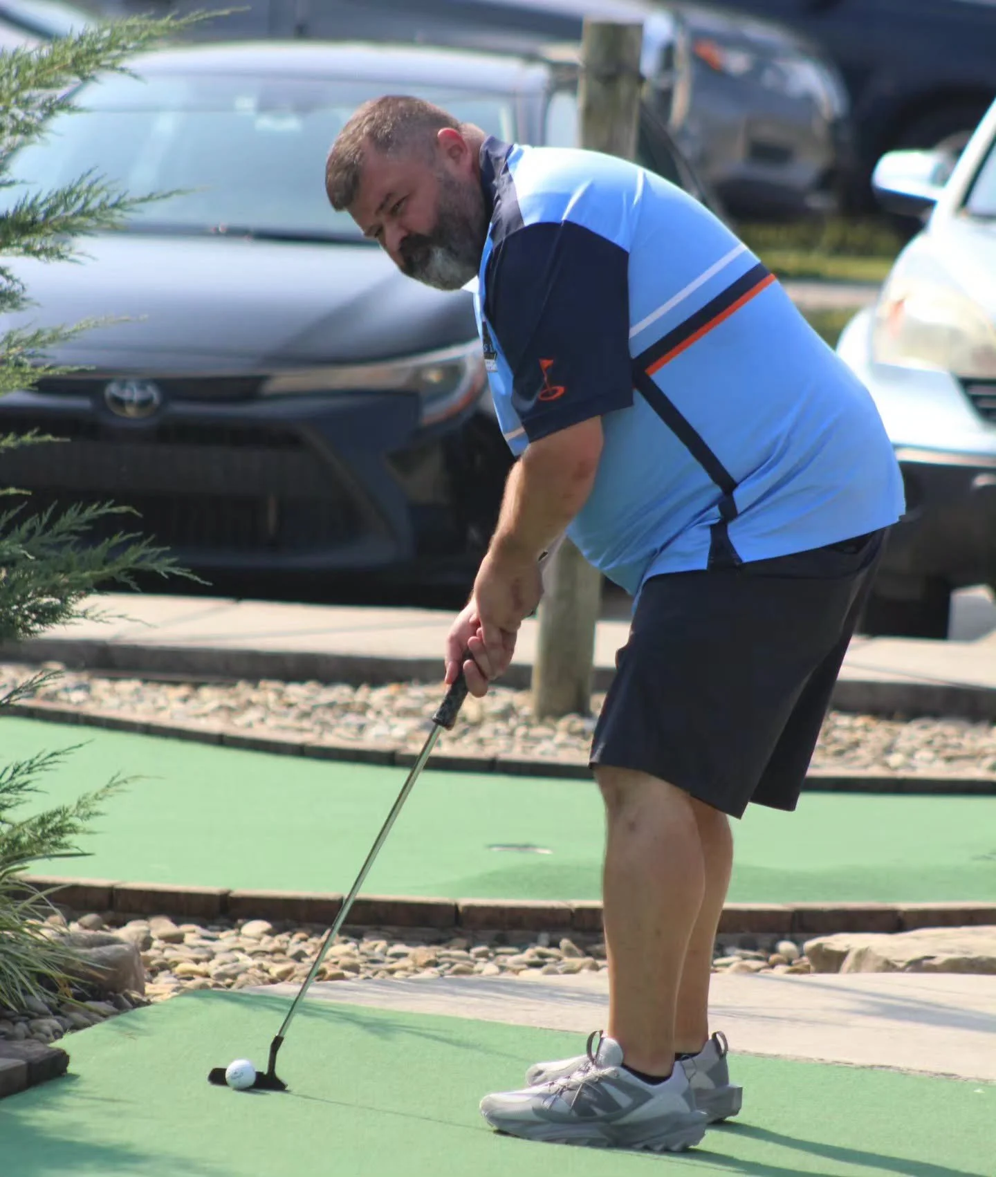 Kenny Jarnigan (New Market, TN) was the leader after 3 rounds of the morning session.