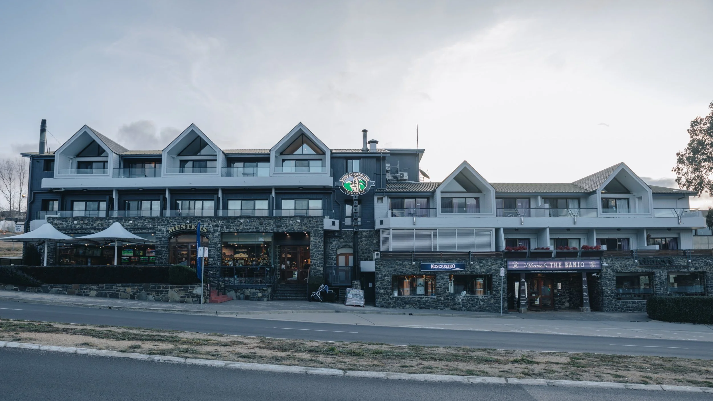 OUR STORY — Banjo Paterson Inn