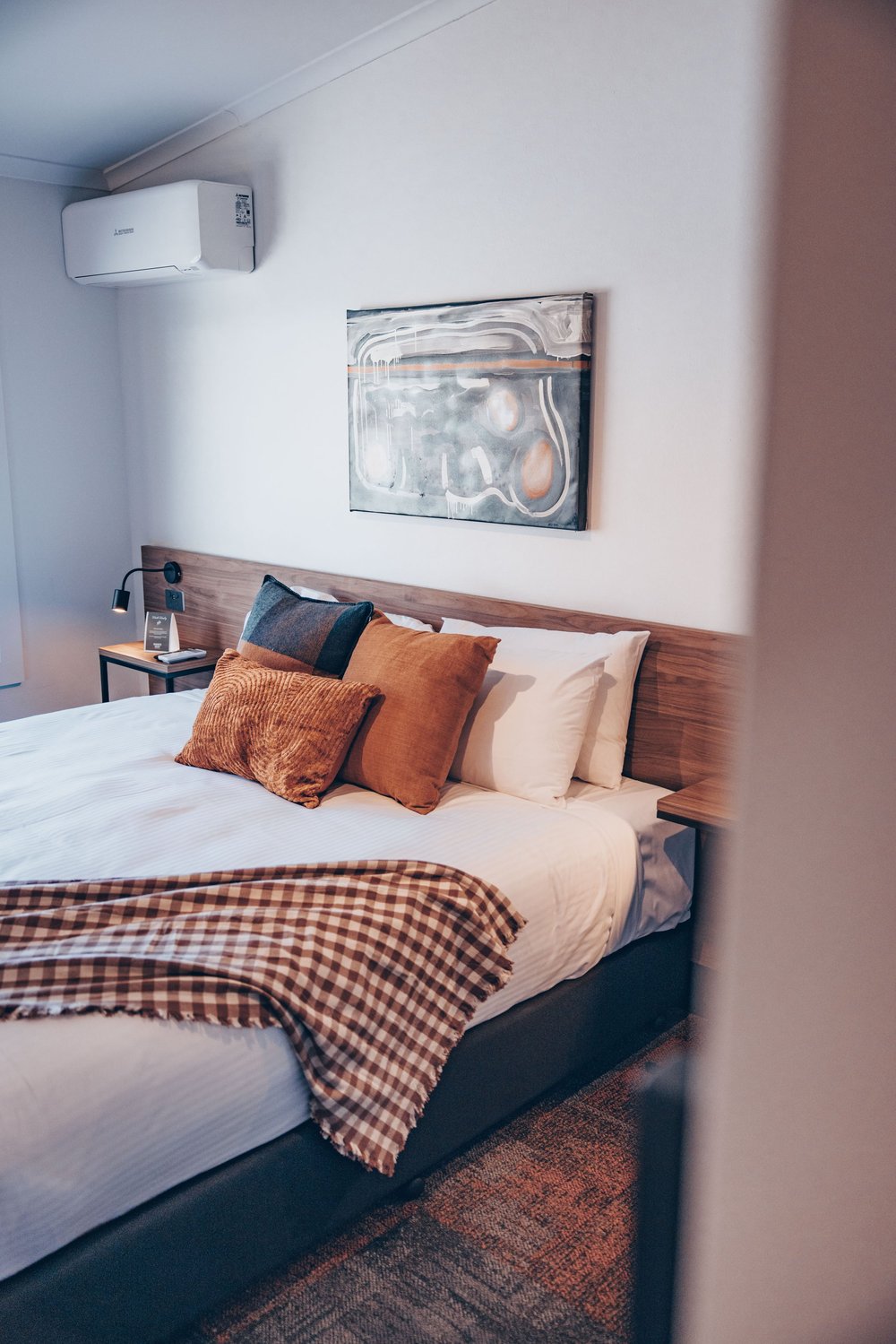 Hotel Rooms — Banjo Paterson Inn