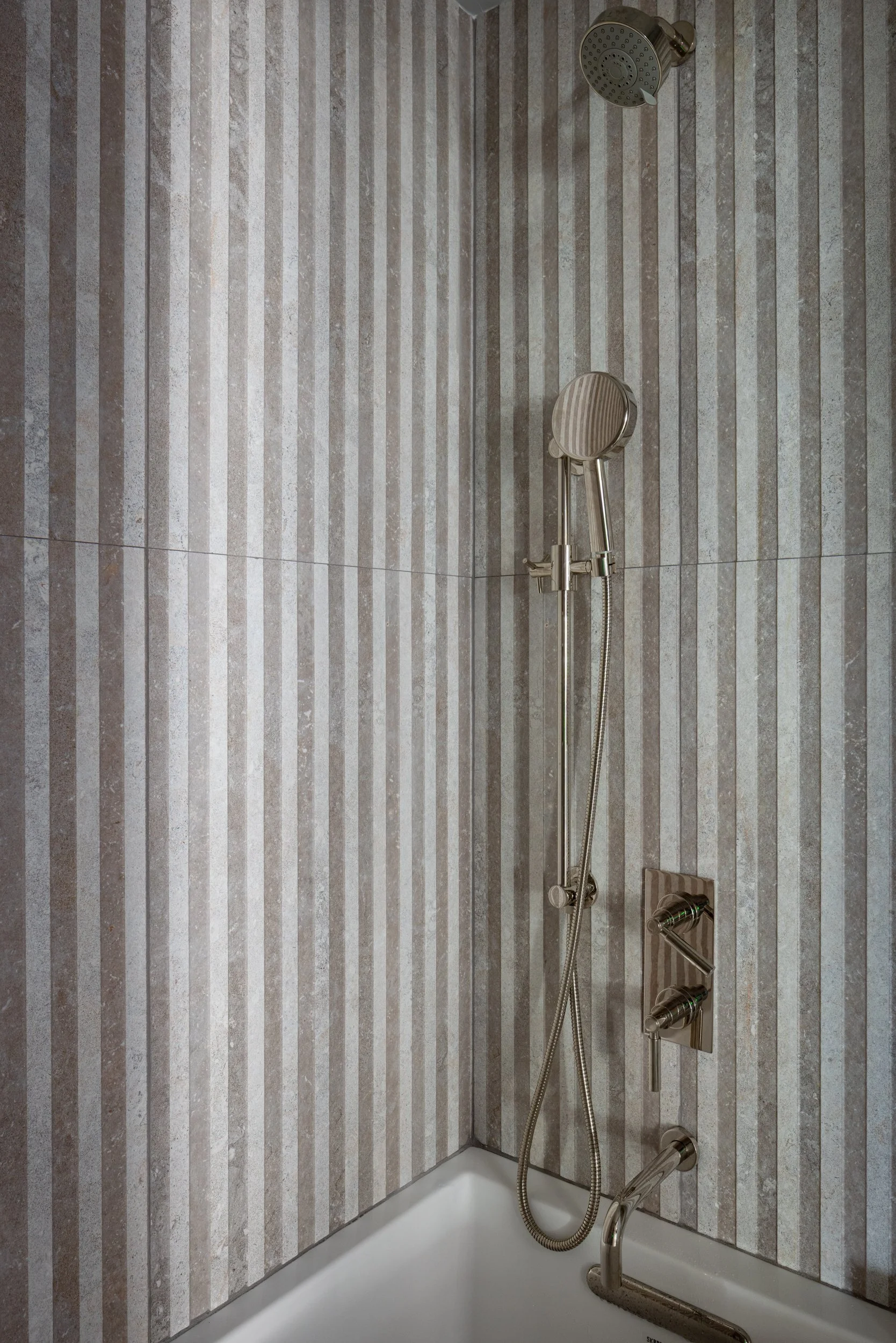 Coastal Contemporary- Nader Essa Photo-15.jpg