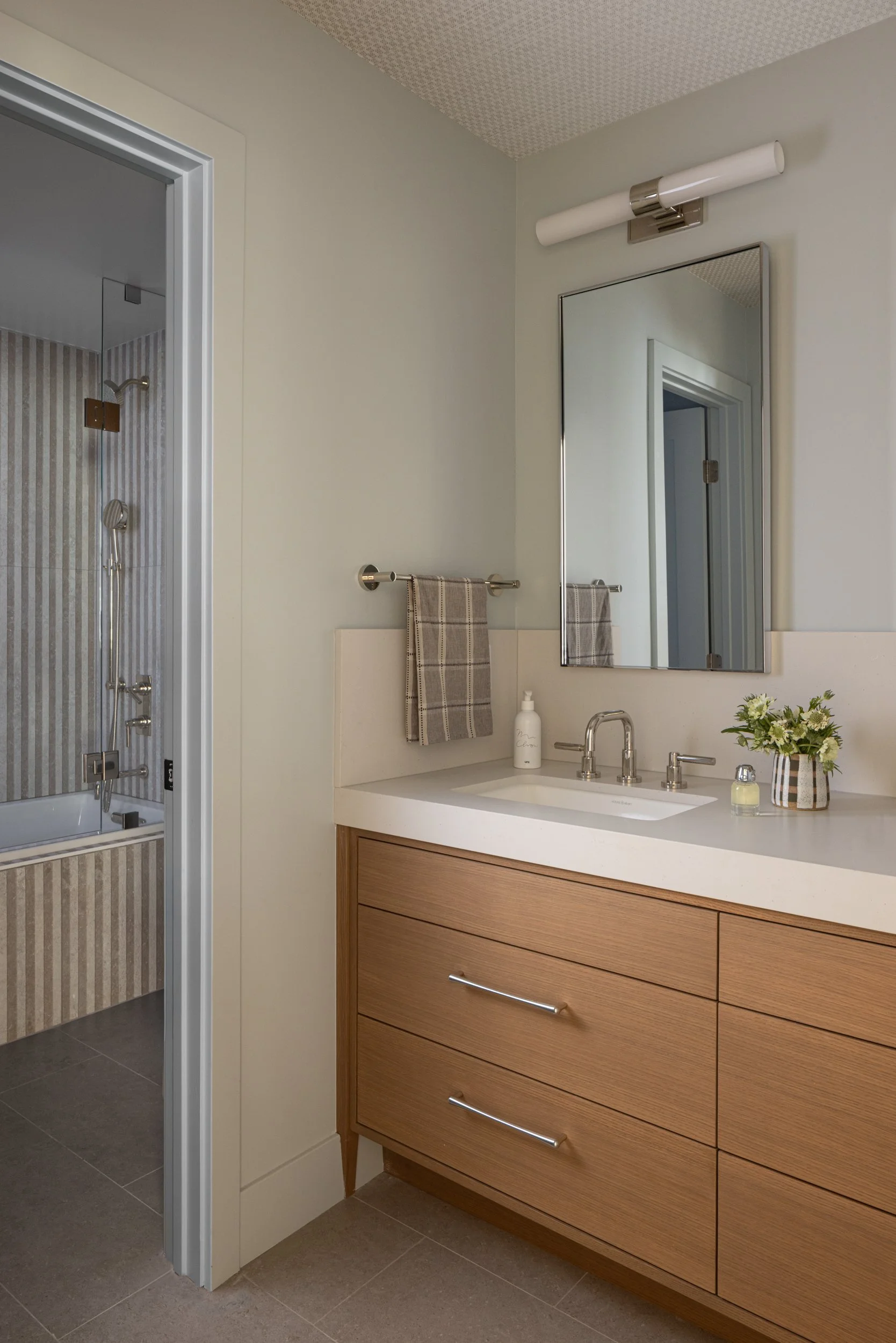 Coastal Contemporary- Nader Essa Photo-6.jpg