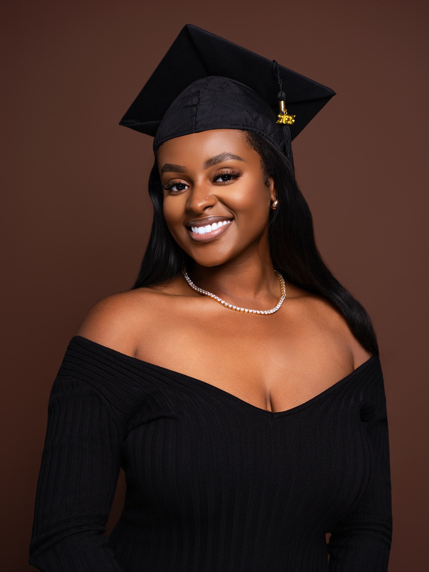 congratulations to @car_eeee ! 

such a radiant soul 🫶🏽 thank you for trusting me to capture such a special moment for your career. 

Yall, she said this was her first photoshoot - I still think she lied 😂🤎

📸: @aspenbrownphotography @merakibyas