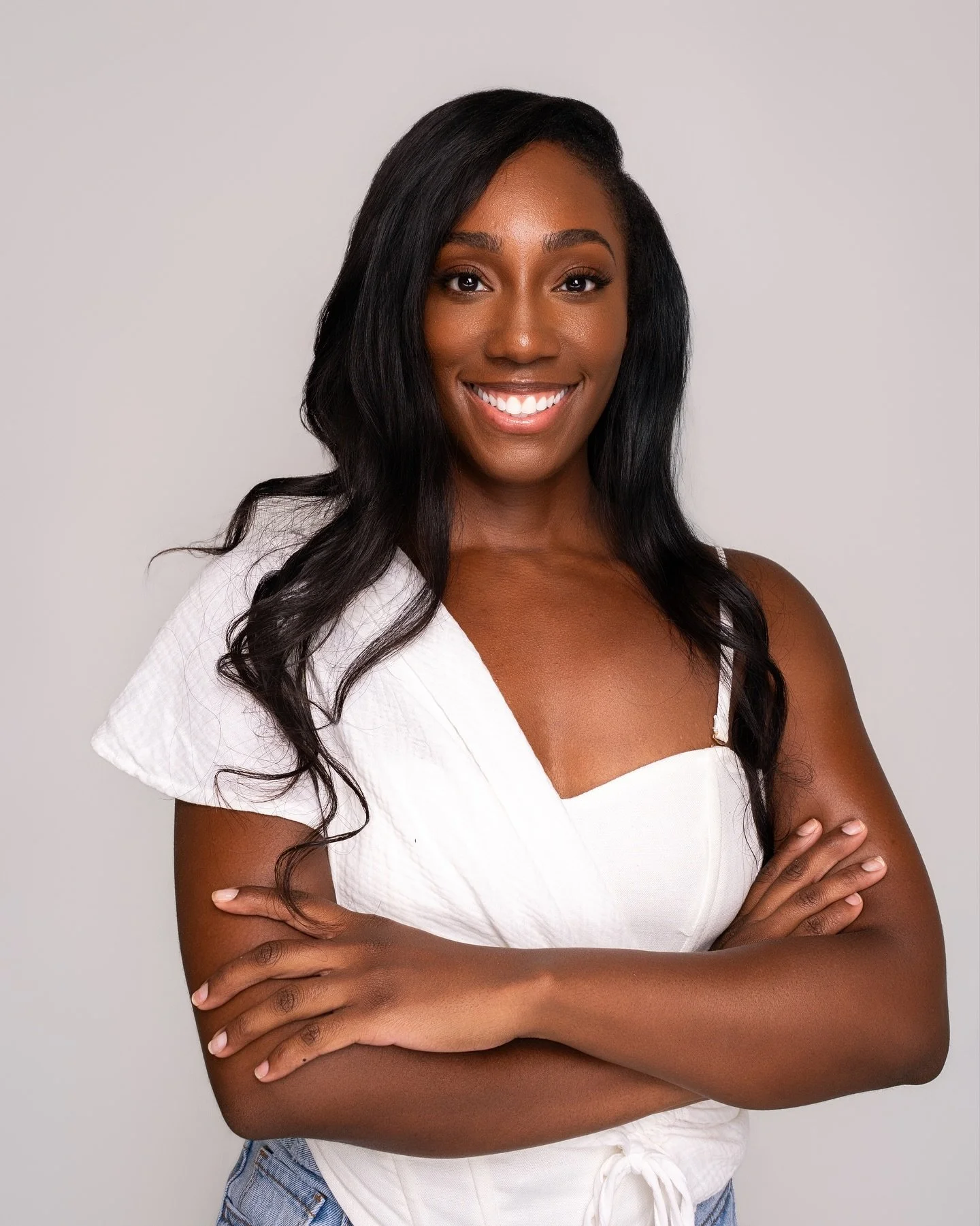 Branding Headshots with the beautiful @flawlessjessmakeup

📸: @aspenbrownphotography @merakibyaspen 
📍: @blendrva 

#graduation #brandingphotoshoot #headshots #richmond #richmondva #richmondphotographer #creativedirection #creatingtheblueprint #per