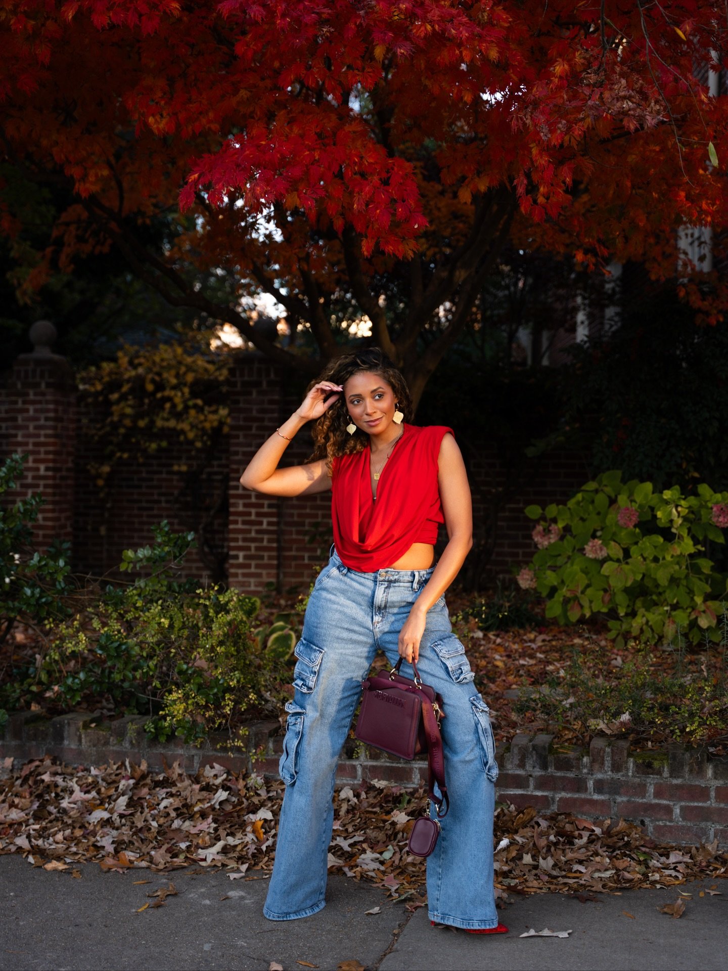 Falling like autumn leaves 🍁 

Photographer: @sovagrl23 @beautywiththebow 

Jewelry: @blossom.and.love @cardowjewelers @fullcircle.rva 
Outfit: @zara @goodamerican @stevemadden @betseyjohnson 

#fall #rva #richmond #aspenonlife #fallfashion #model #