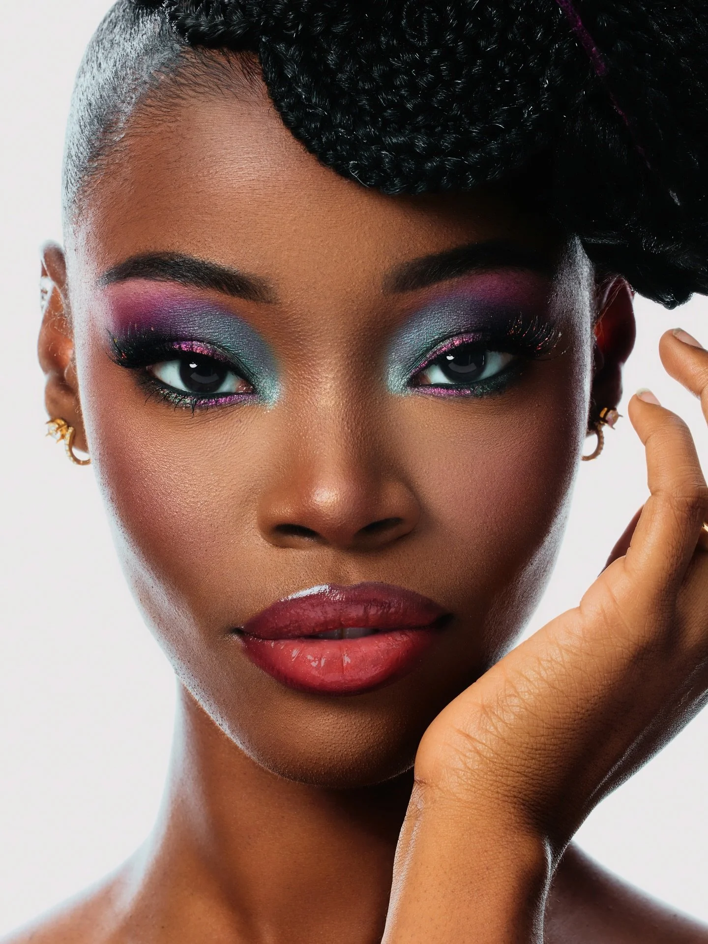 Jewel Tones 💎 

Creative Agency: @ashleytaylorstudios 
Creative Director: @merakibyaspen 
Photographer: @20vsn_photography 
HMUA: @leilanikilolobeauty 
Model: @_jasmine.nicole 
Production Assistant / BTS Photographer: @fracturesandmemories 
Studio: 