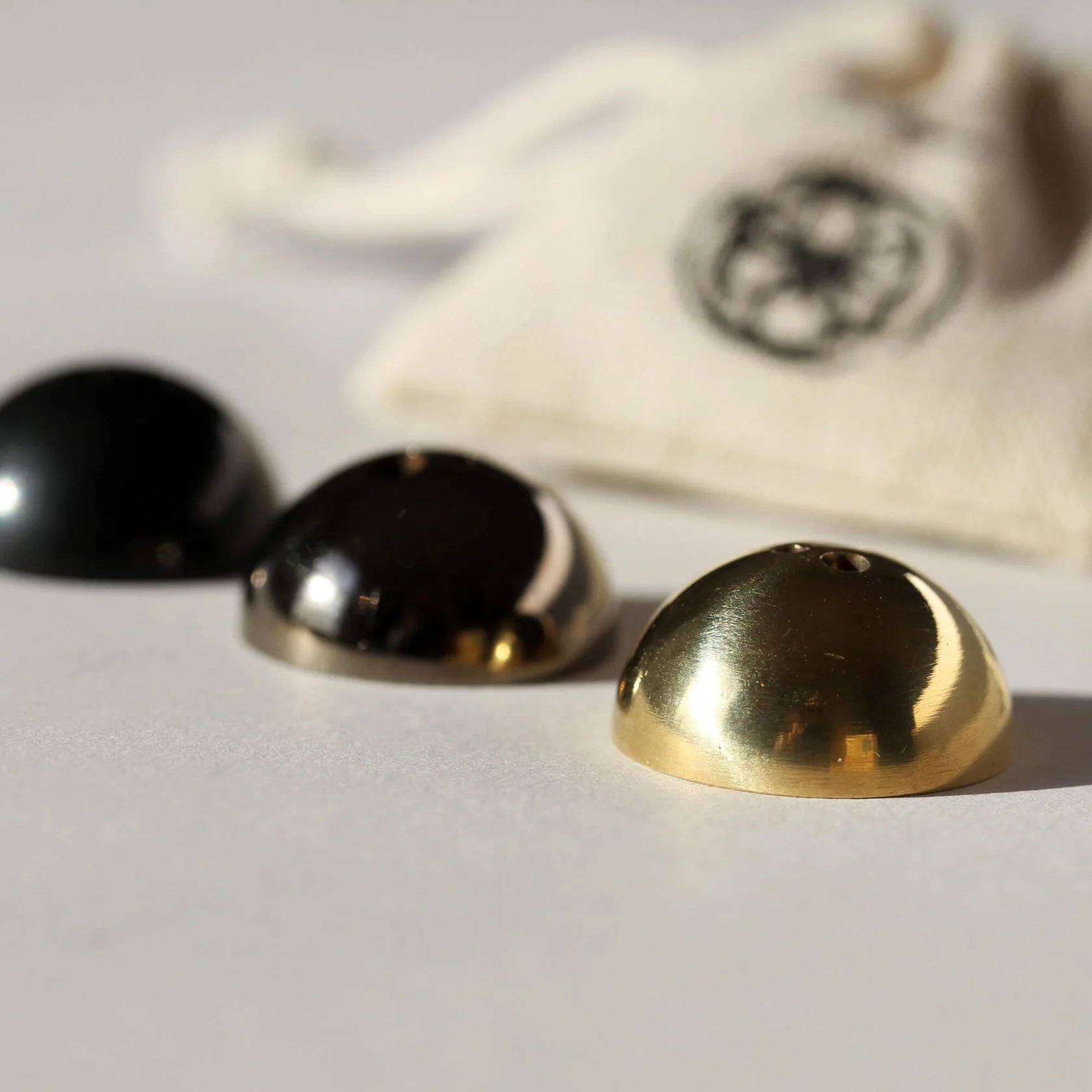 solid-brass-dome-incense-holders_-three-holes_-metallic_-gold_-black04_1680x (1).jpeg