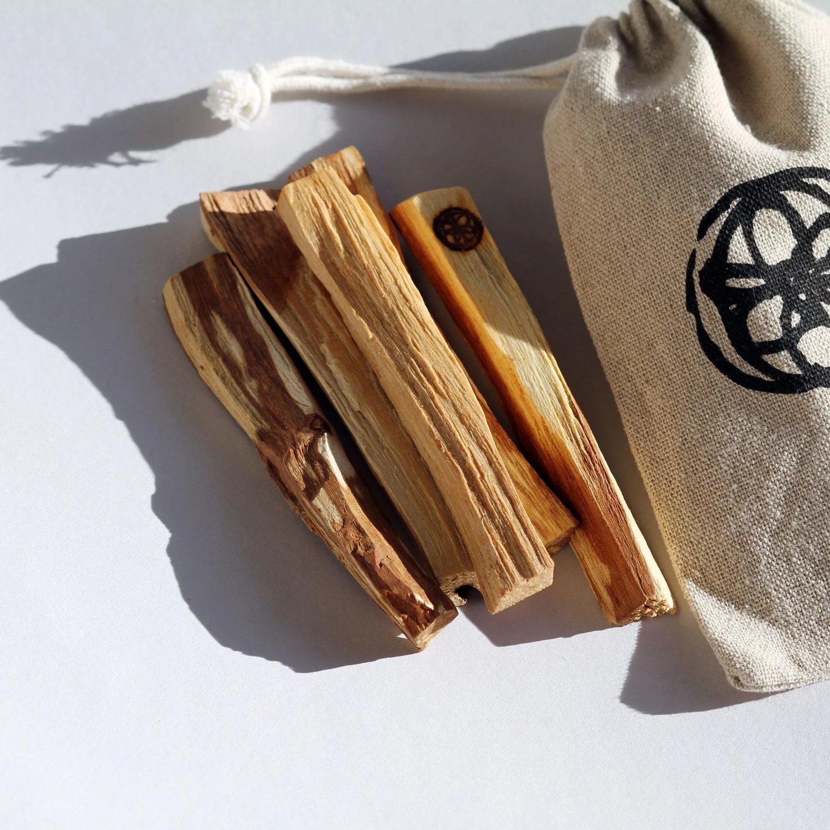 palo-santo_1680x.jpeg