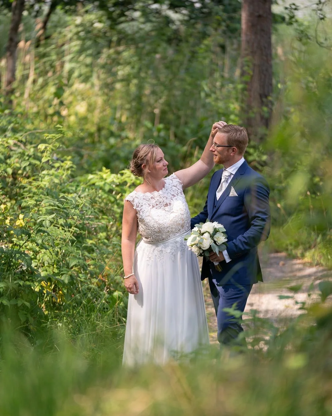 K&auml;nner ni er obekv&auml;ma framf&ouml;r kameran? Ingen fara, det &auml;r helt normalt!
Ni gl&ouml;mmer snart bort att jag &auml;r d&auml;r med en kamera. Jag f&aring;r er att slappna av genom att fokusera p&aring; varann.
🫶 H&aring;ll om varand