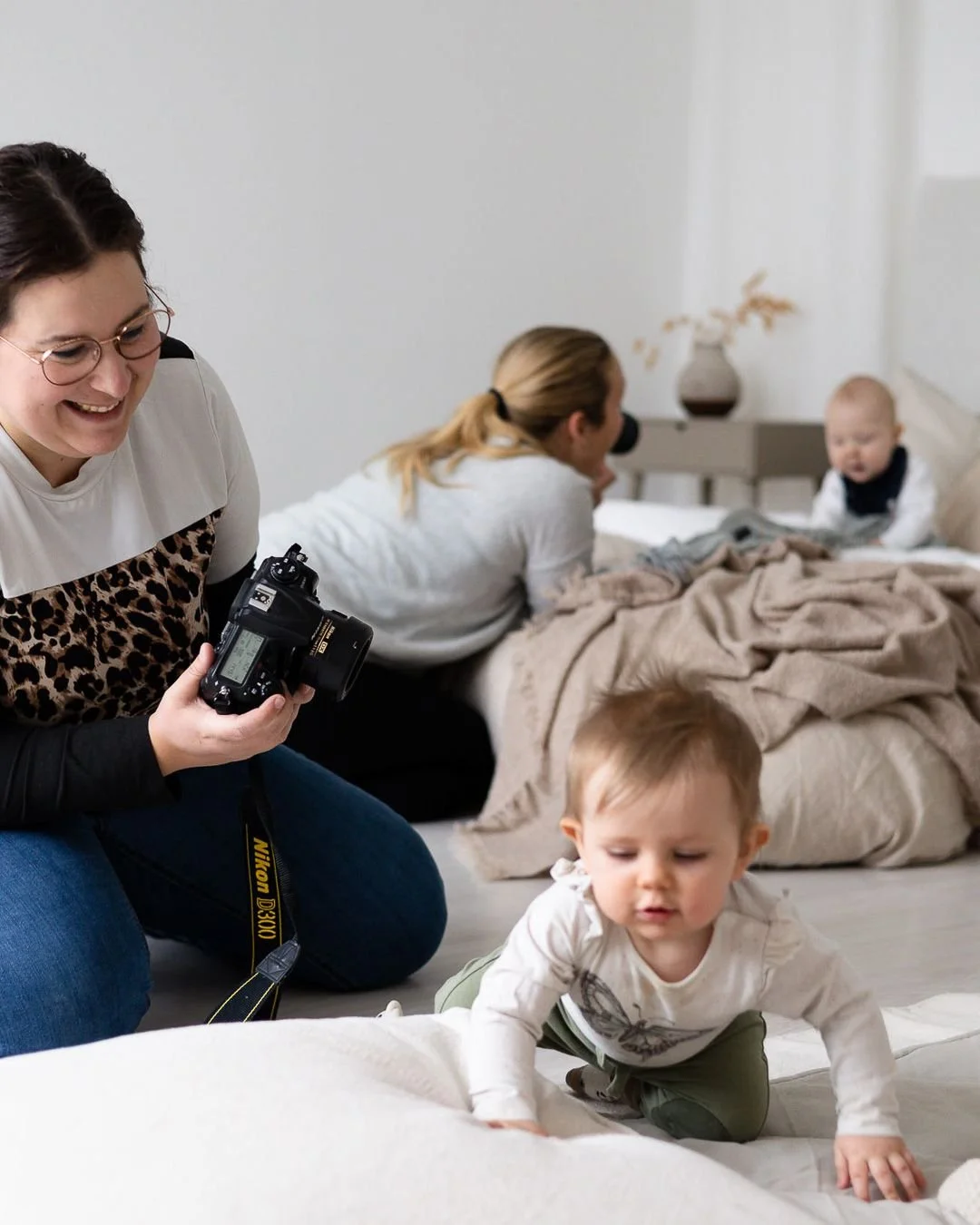 Vill du vara med p&aring; en magisk foto-workshop och f&aring;nga alla de fantastiska &ouml;gonblicken i ditt barns uppv&auml;xt? ❤️📷 Ta chansen att delta i B&auml;ttre Barnbilder - en workshop skr&auml;ddarsydd f&ouml;r dig som &auml;r f&ouml;r&aum