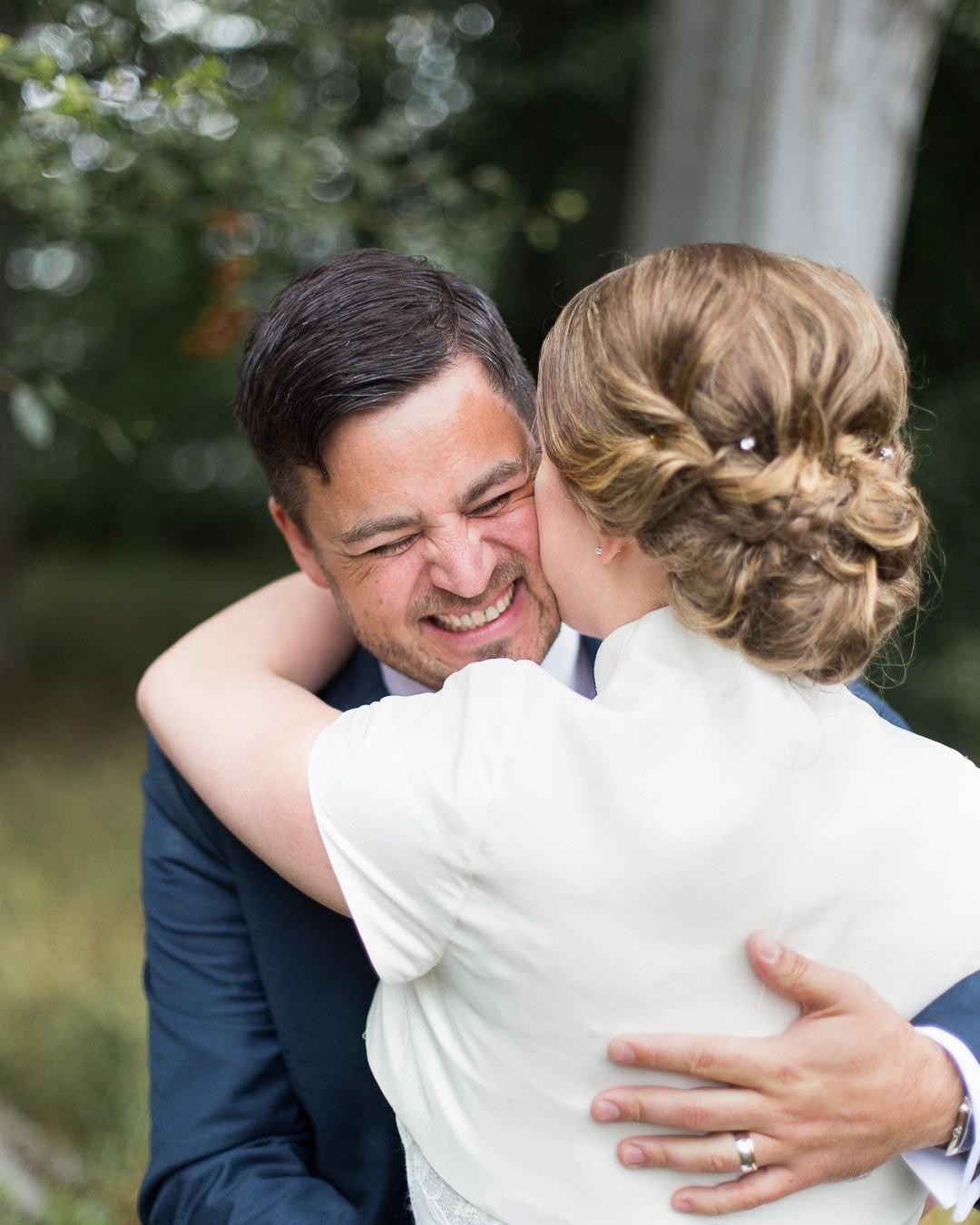 Planerar du ditt dr&ouml;mbr&ouml;llop? 💍 Jag har n&aring;gra tips till dig om vad som kan vara bra att t&auml;nka p&aring; n&auml;r ni v&auml;ljer er br&ouml;llopsfotograf.

Del 1/2 (jag &auml;r inte den som fattar mig kort.. 😆)

🌺 V&auml;lj n&ar