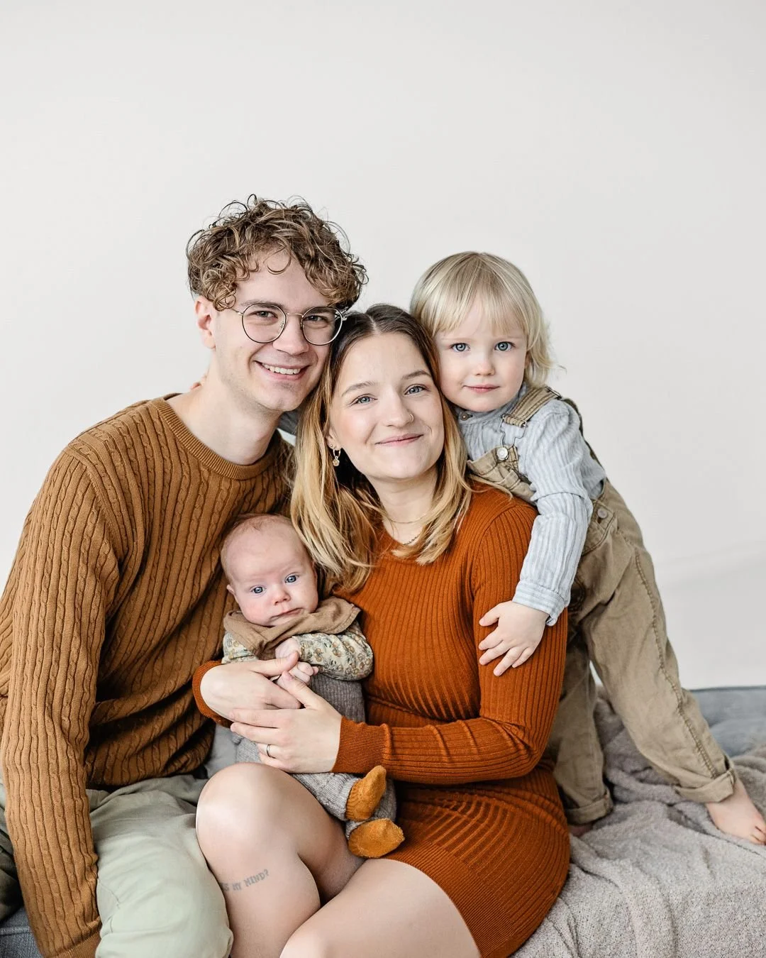 &Auml;r du r&auml;dd f&ouml;r att ditt barn inte ska visa sin b&auml;sta sida n&auml;r ni kommer till fotograferingen? (eller din partner? 😉) Du har antagligen lagt en r&auml;tt h&ouml;g ribba inf&ouml;r det h&auml;r och planerat r&auml;tt kl&auml;d