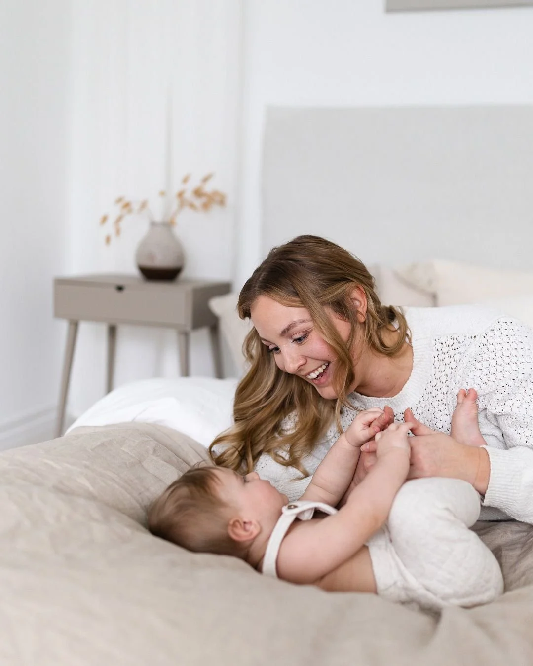 K&auml;nner du dig stressad &ouml;ver att v&auml;lja matchande och passande kl&auml;der f&ouml;r ditt barns fotografering? 📷 Jag hj&auml;lper dig! B&aring;de med tips och guidning, och kl&auml;der och accessoarer fr&aring;n min kundgarderob att l&ar