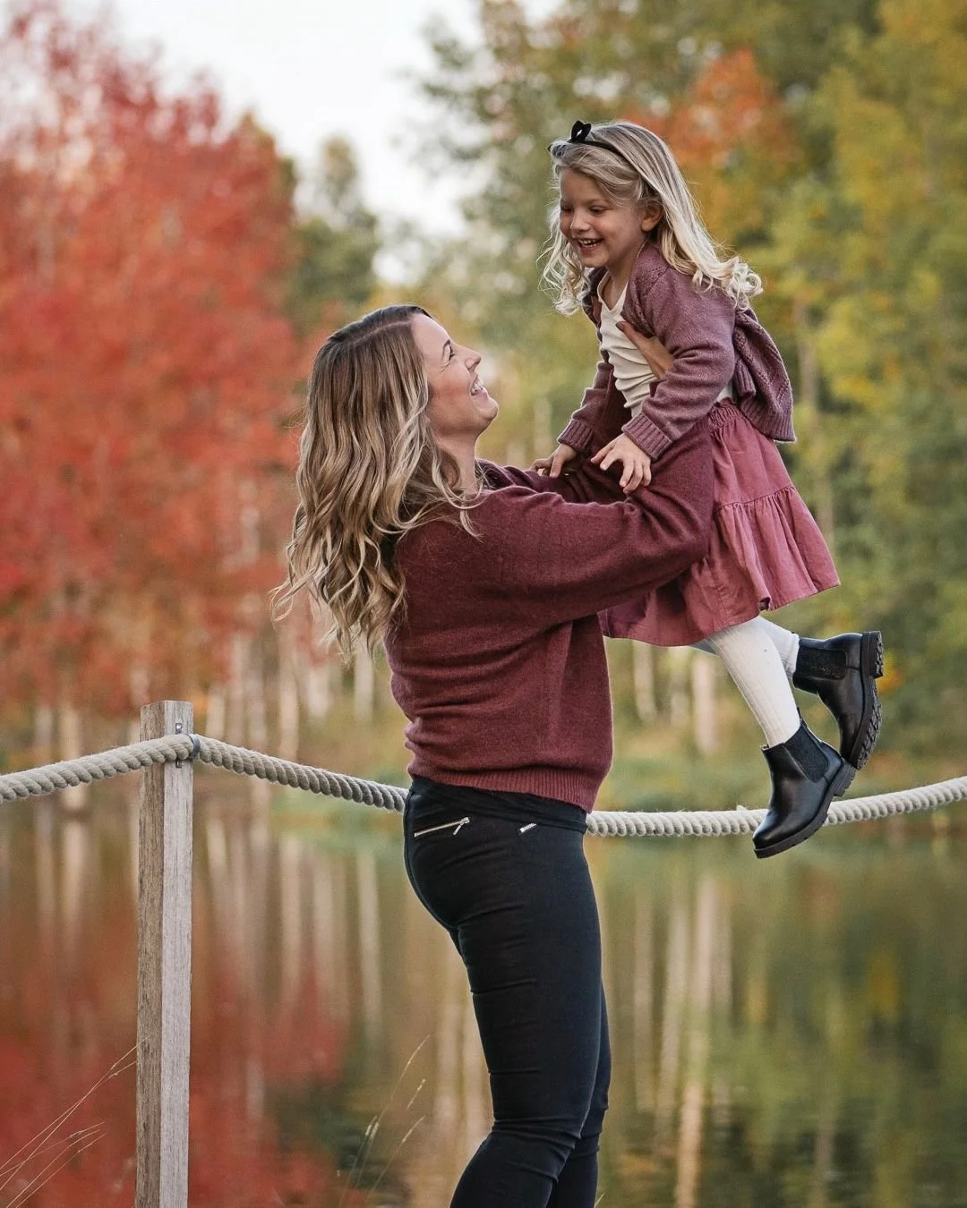 Spara vackra &ouml;gonblick med din familj! 🌸💕

&Auml;r du os&auml;ker p&aring; vad du ska ha p&aring; dig p&aring; din familjefotografering? H&auml;r &auml;r n&aring;gra tips som hj&auml;lper dig att v&auml;lja de perfekta kl&auml;derna f&ouml;r d