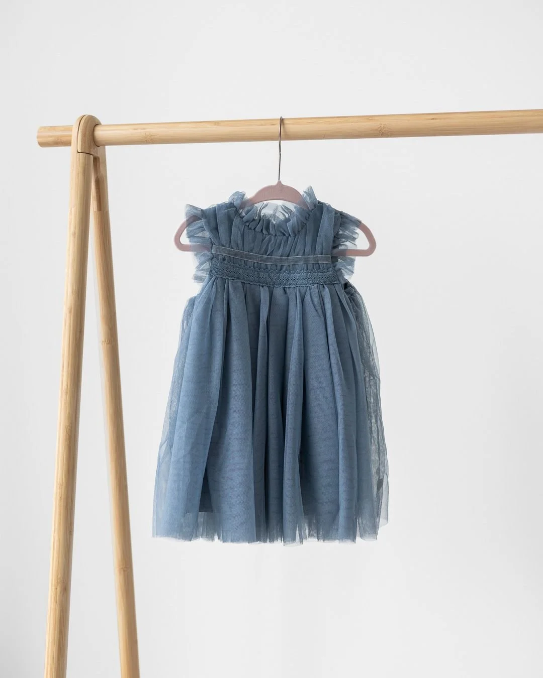 📸👶 Fotografering med de finaste barnkl&auml;derna! 👶📸

Med min kundgarderob kan du nu l&aring;na matchande och passande kl&auml;der och accessoarer till ditt barns fotografering, utan att beh&ouml;va k&ouml;pa allting nytt! 🌟 S&aring; oavsett om