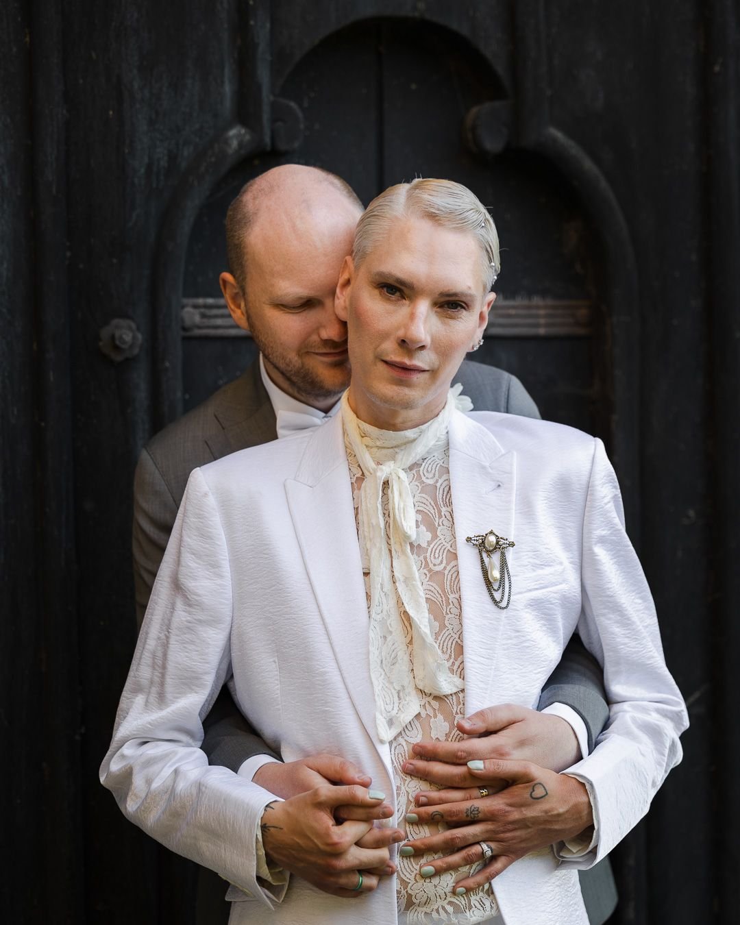 Hur viktiga &auml;r traditioner f&ouml;r dig? 💍❤️

Har du en speciell tradition du absolut vill ha med p&aring; din stora dag? Kanske n&aring;got som g&aring;tt i arv genom familjen eller en personlig tradition som k&auml;nns extra betydelsefull?

J