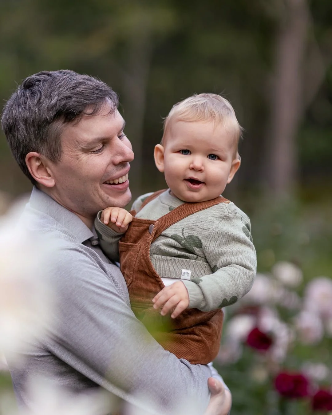 Den enda r&auml;tta tiden f&ouml;r en familjefotografering &auml;r NU! V&auml;nta inte p&aring; att du f&ouml;rst ska hinna ditten och datten, bli lite mer bekv&auml;m i dig sj&auml;lv, barnen ska blablabla... Du fattar! 🙃

Du kan komma till mig N&A
