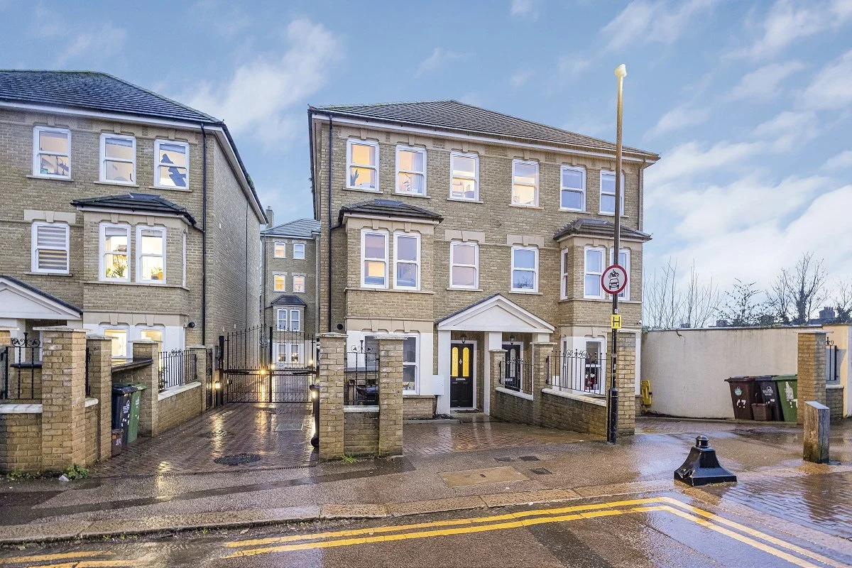 West Avenue, London, E17 