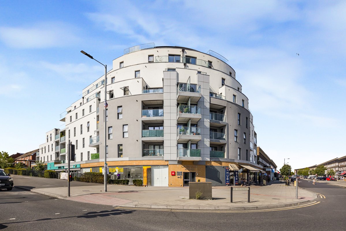 The Broadway, Loughton, IG10