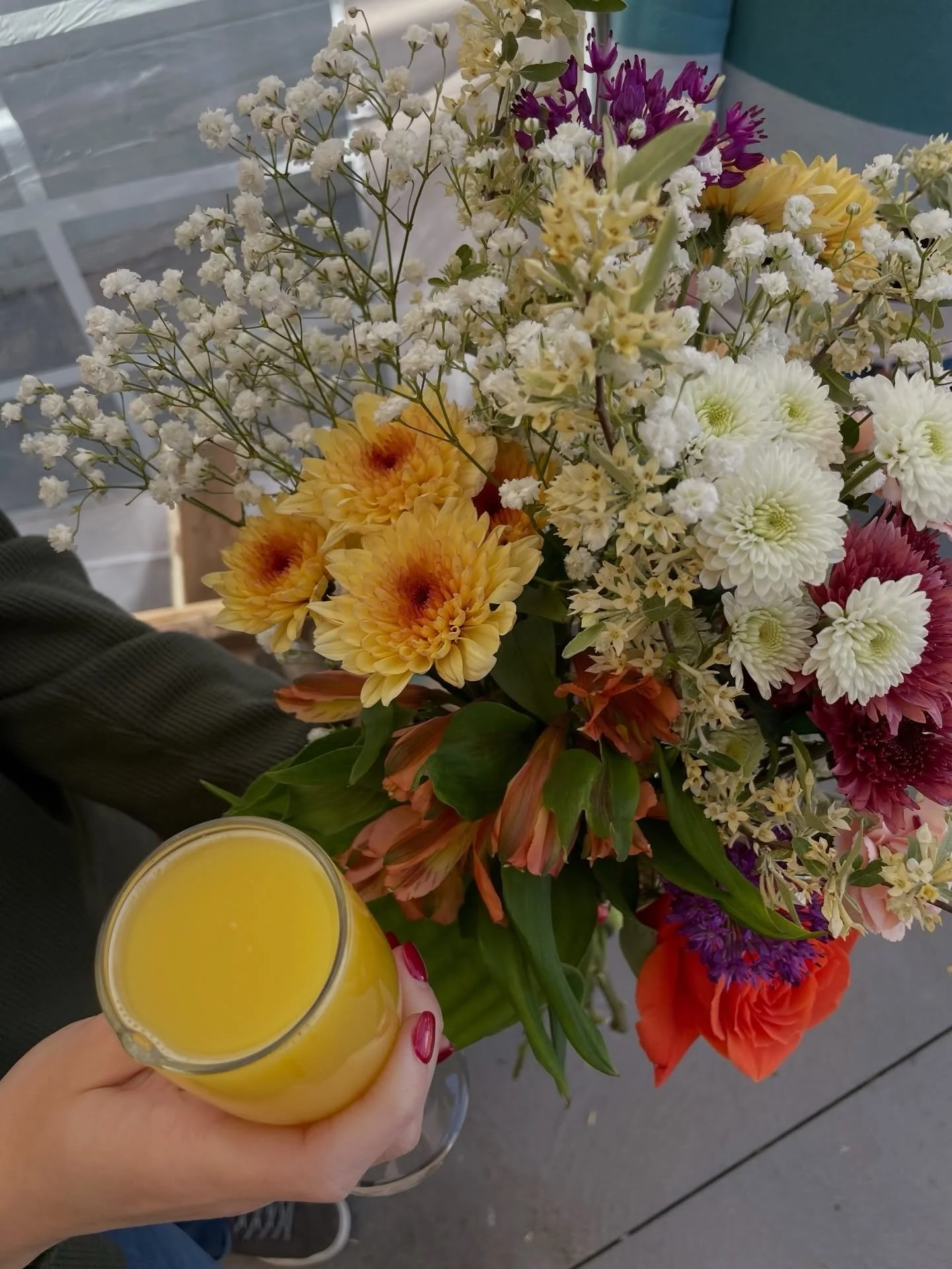 Jazz Brunch is back this Sunday featuring bottomless mimosas! 🎵 
Enjoy the music with your favorite juice and bubbly 🥂 

*Please drink responsibly and find a DD. Don&rsquo;t have one? The Fort staff will get you home safely 🚗 

#bottomlessmimosas 