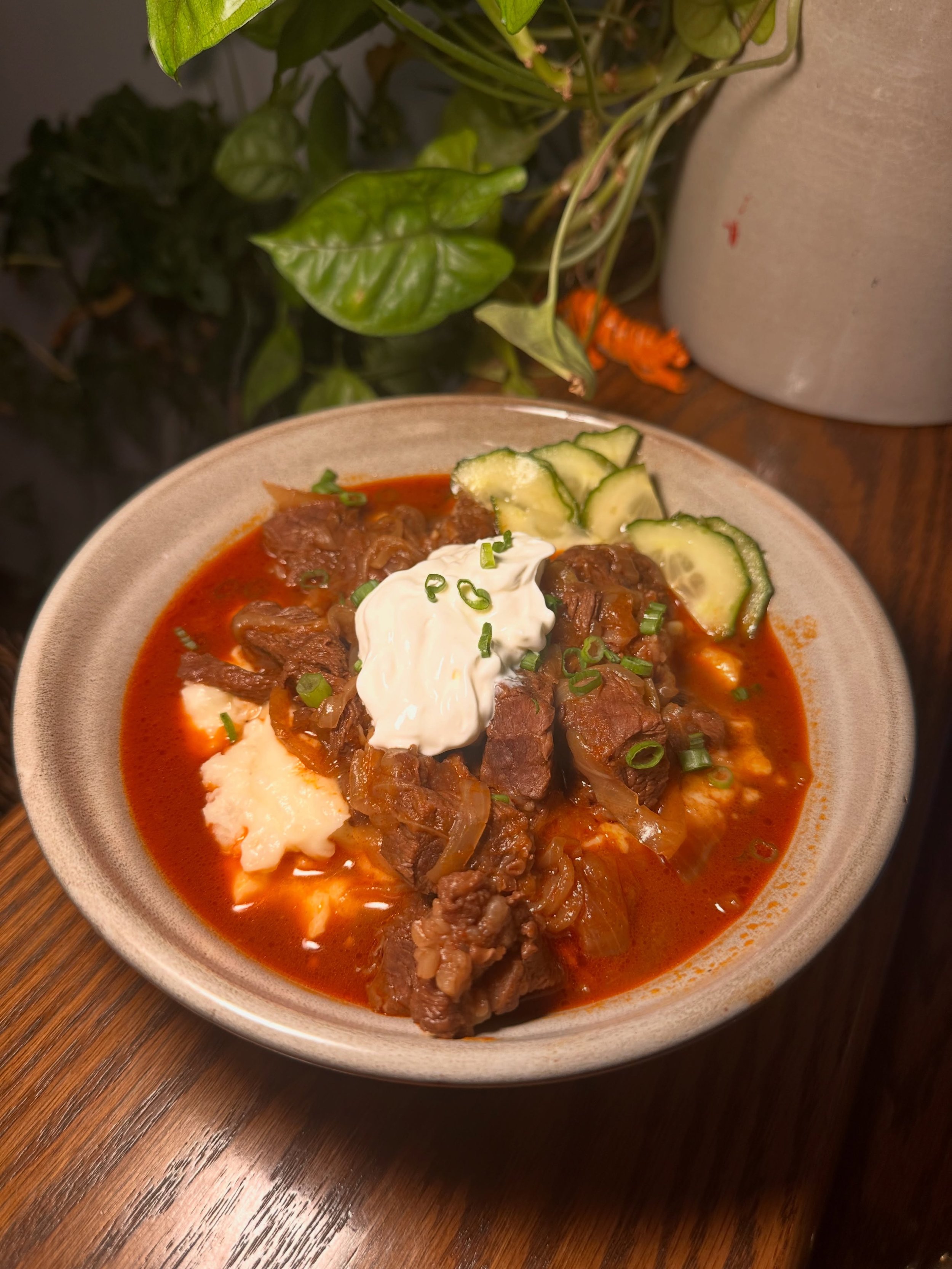 The cooler weather calls for warmer dishes 🍽️ 

This weekend&rsquo;s special: goulash over mashed potatoes

Dessert: apple galette with vanilla ice cream

Join us for dinner this Friday and Saturday 😉

#dinner #fallvibes #fall #weekend #uppersandus