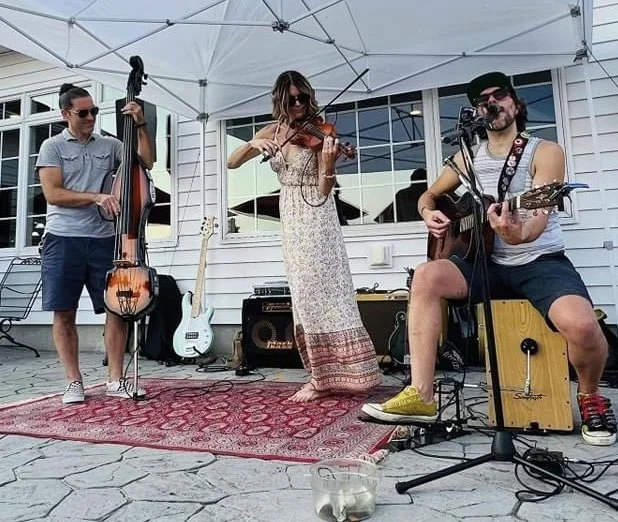 Live Music with Violet Vinyl