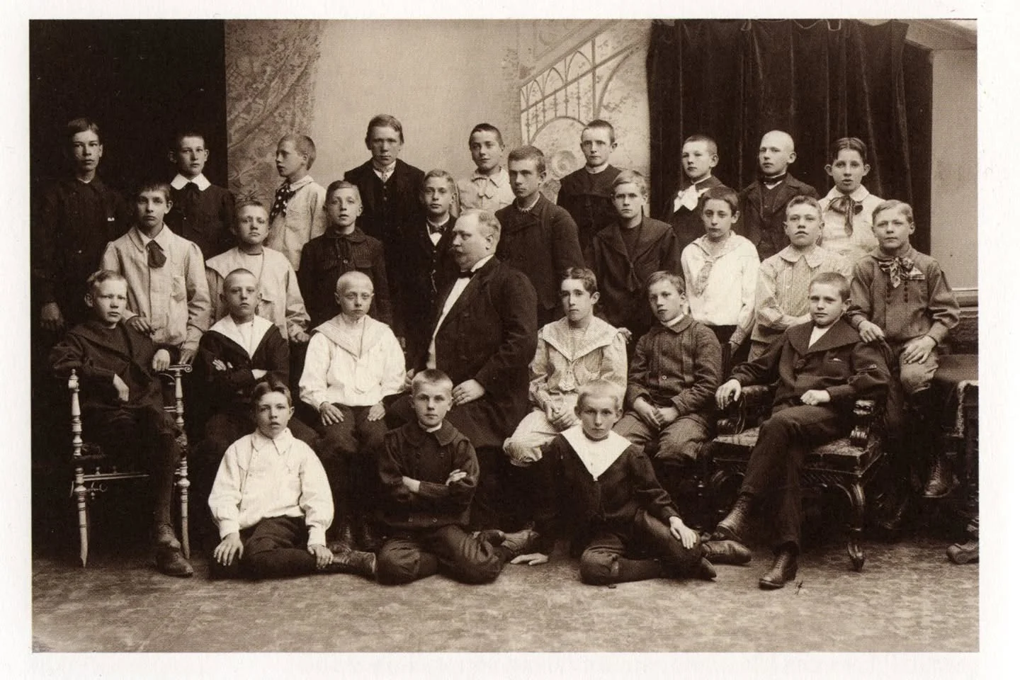 Anonyma stockholmare identifierade - ny utställning av gamla ateljéporträtt på Stadsmuseet