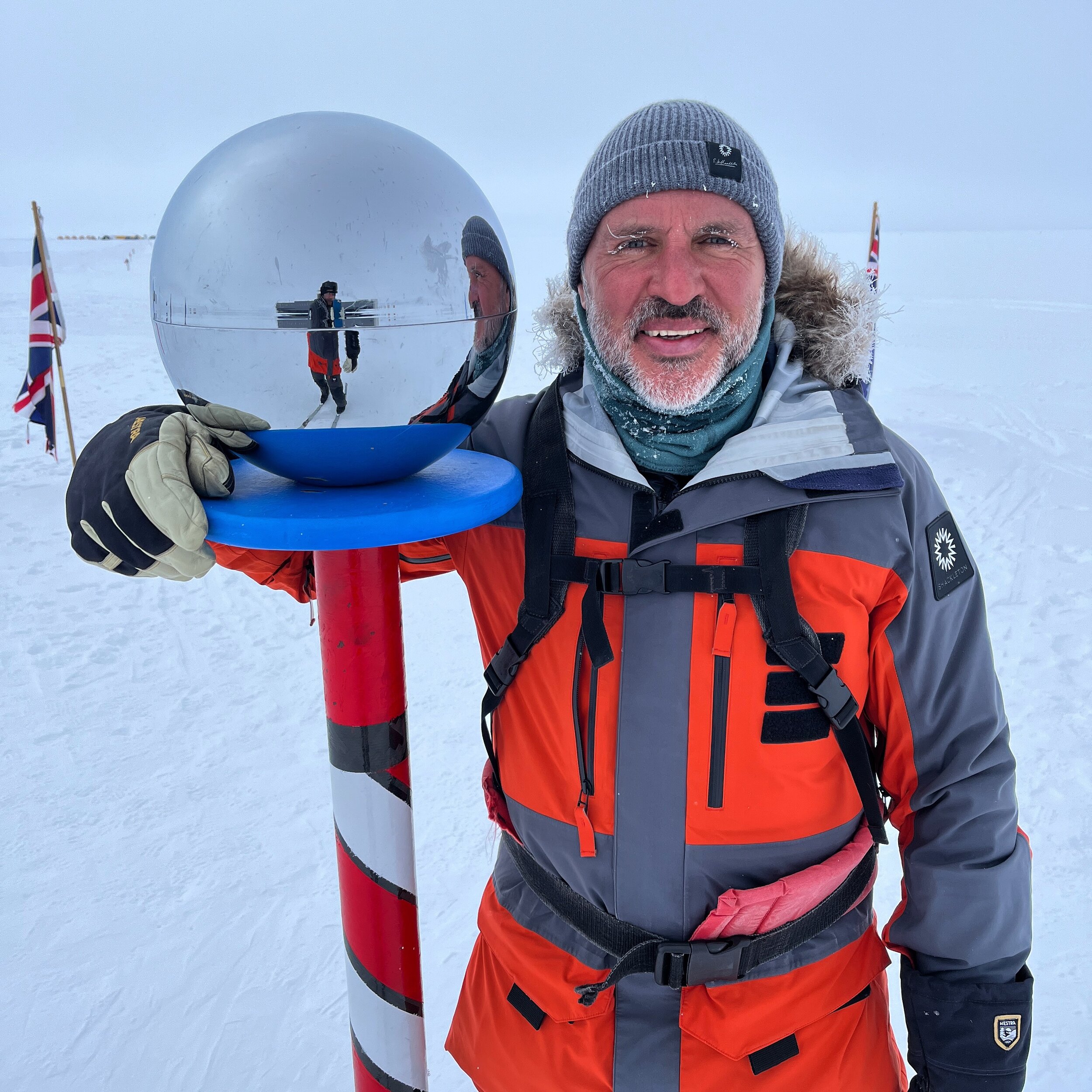 Skiing to the South Pole being led by arguably the most experienced polar guide on the planet. I first spoke to @louisrudd about 3 years ago when I was working out how you ski to the South Pole and had followed his incredible expedition skiing across
