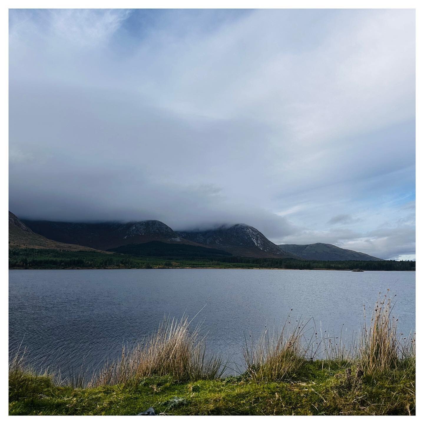 #connemara #autumnlight #lowcloud #inaghvalley