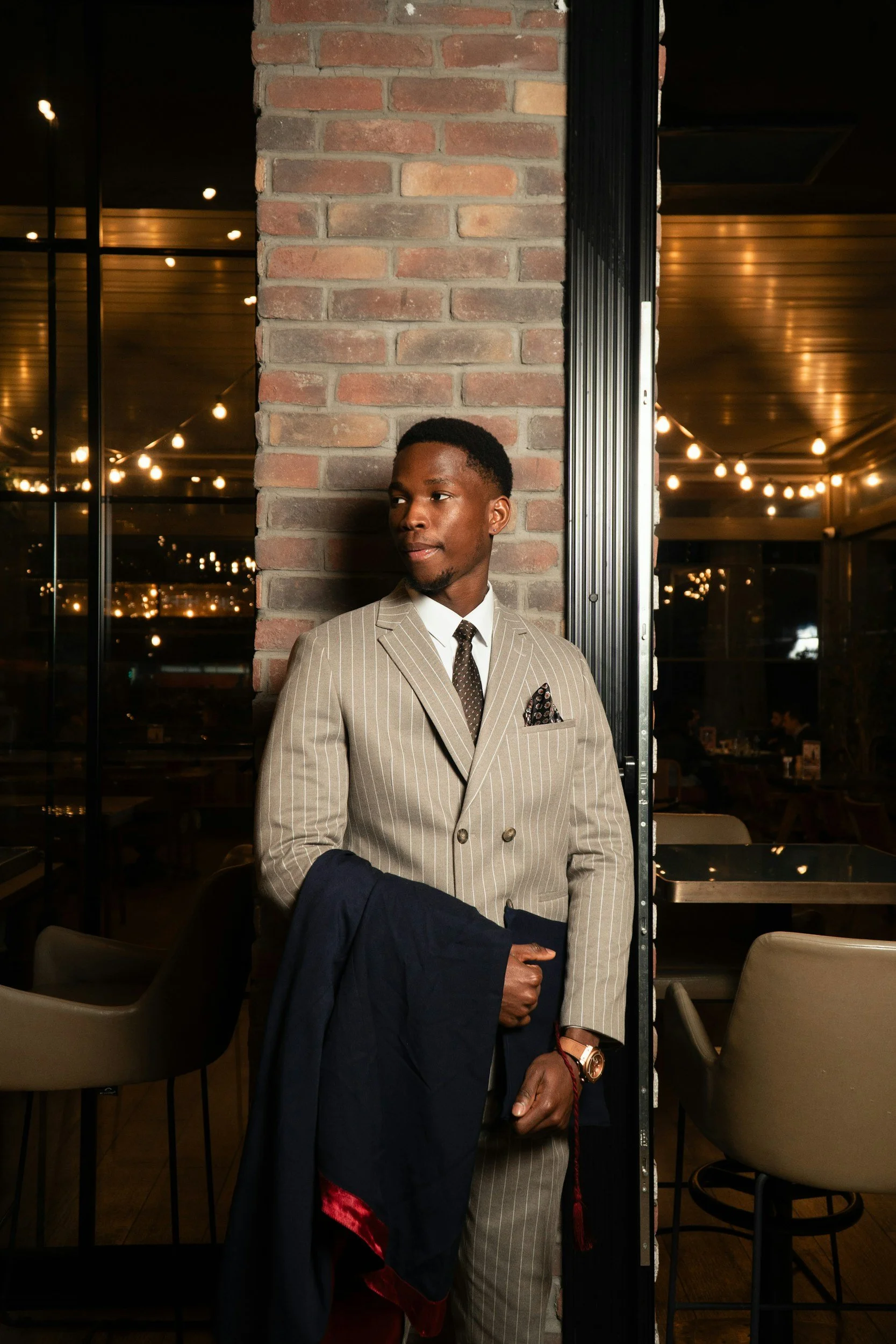 how to wear a pocket square