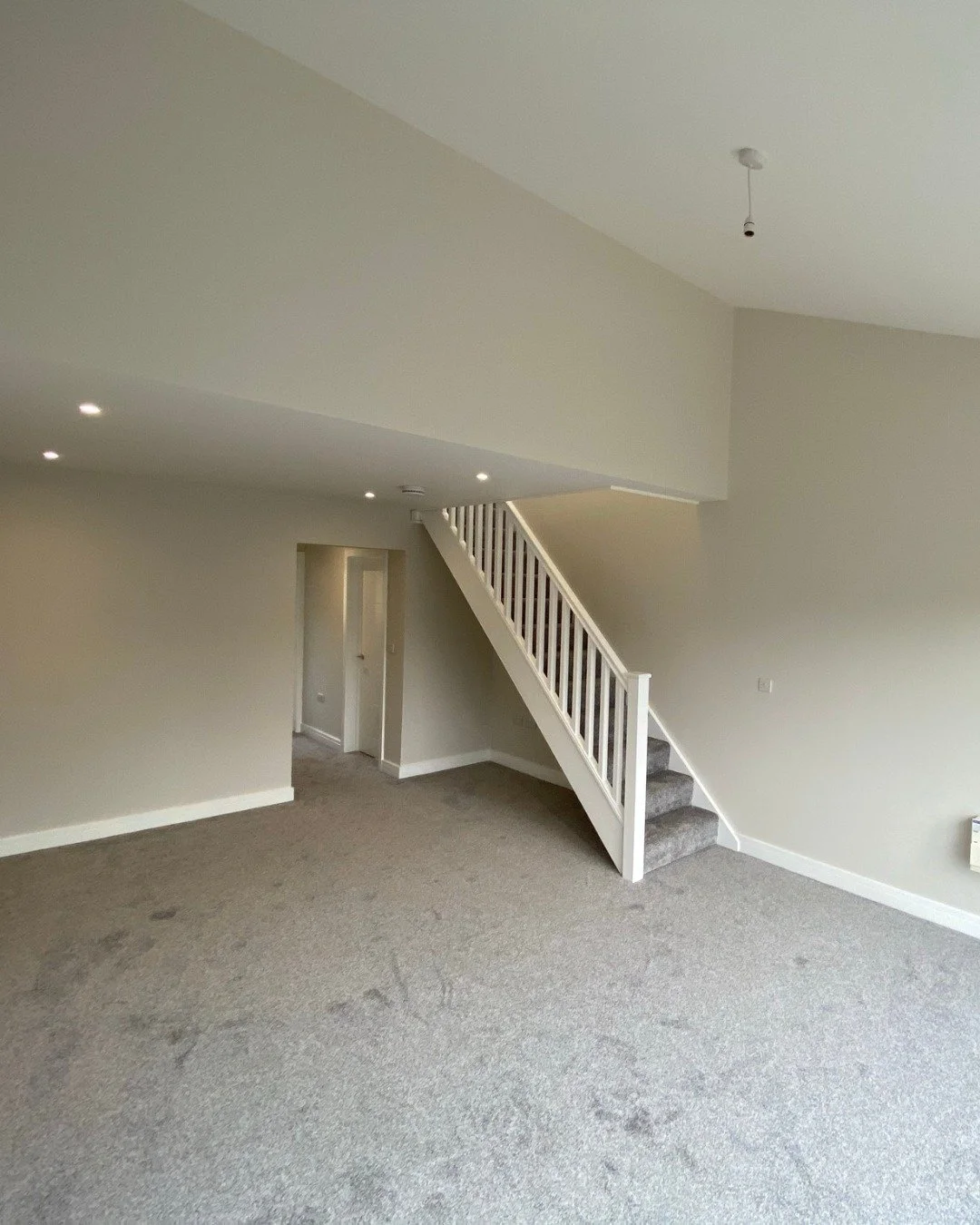 Construction in Saltdean- a full renovation of the existing home and an additional new build 🏠 🏠

Designs by @g3_architecture
.
.
.
.
.
.
.
.
#newbuilds #labcwarranty #fmb #fensa #solarpanels #Daikin #bungalow #Building #Construction #HomeImproveme