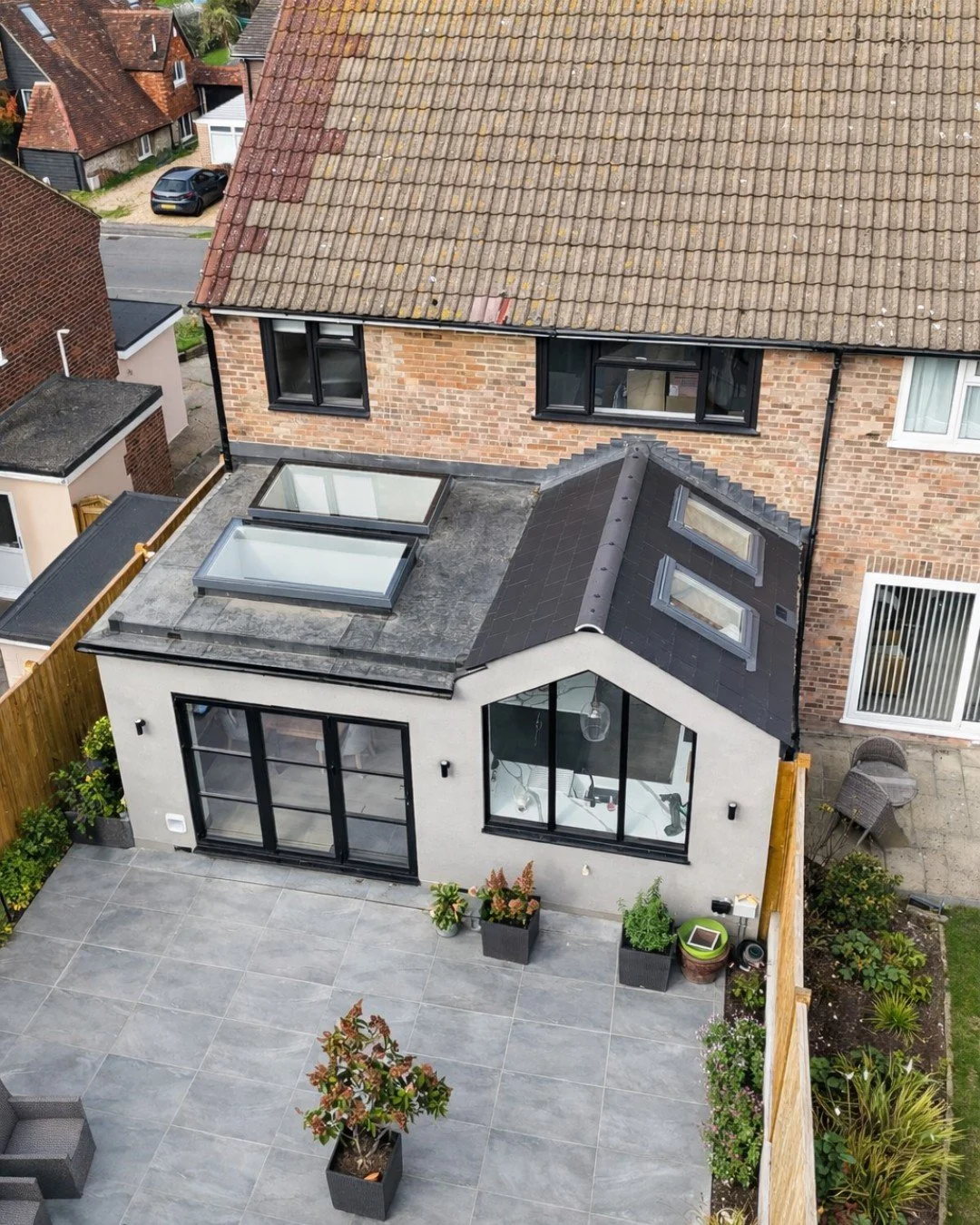 Take a look at our single-storey rear extension and driveway project in Newhaven👷&zwj;♂️✨

.
.
.
.
.
.
.
.
.
#HandmadeCrafts #Renovation #HomeExtensions #HomeTransformation #ExtensionInProgress #SeafordExtension #Seaford #EastSussex #Planning #Build