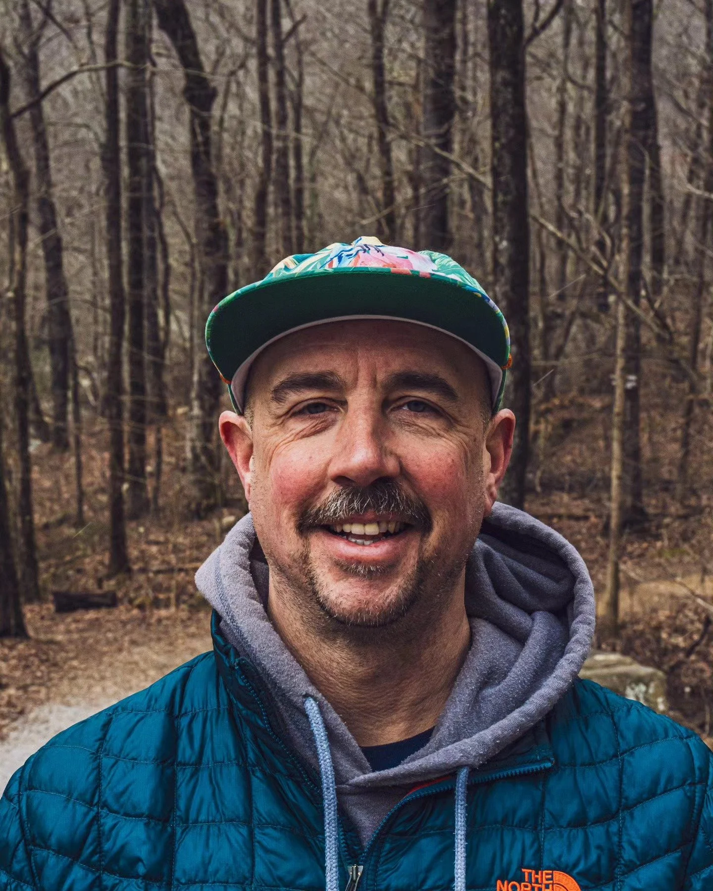 An absolute pleasure to meet Jason today, who kindly shared his time and stories with me as we walked a trail through the North Chickamauga Creek Gorge State Park. 🇺🇲📸🌲
.
.
.
.
.
.
#nature #trail #wildlifephotography #portraitphotography #tenness