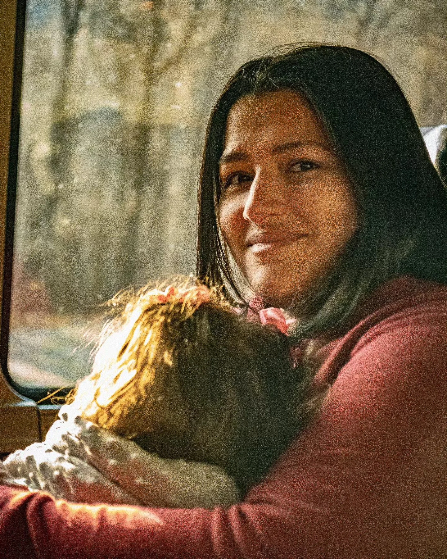 Enjoyed meeting Julia, from Mexico, who kindly let me take her portrait on the Greyhound bus ride from Chattanooga back to Tennessee. 📸🇺🇲🚌
.
.
.
.
.
.
#tennessee #bus #portraitphotography #travelphotography #travelportrait #americana #chattanooga