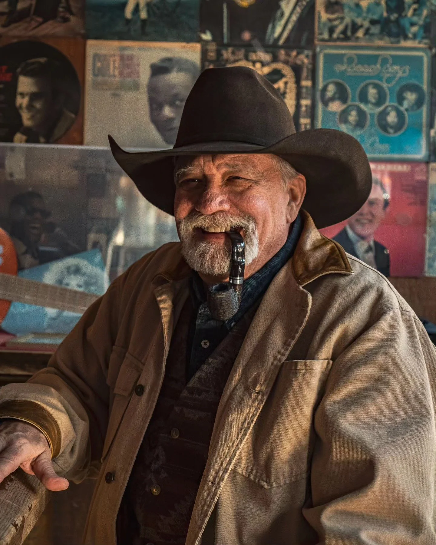 First portrait in Nashville, Tennessee 📸🇺🇲 Met Michael in a bar on Broadway. Lovely chap. 
.
.
.
.
.
.
#nashville #tennessee #nashvillephotographer #nashvillephotography #cowboy #portraitphotography #usa #streetstyle #streetphotography #naturallig