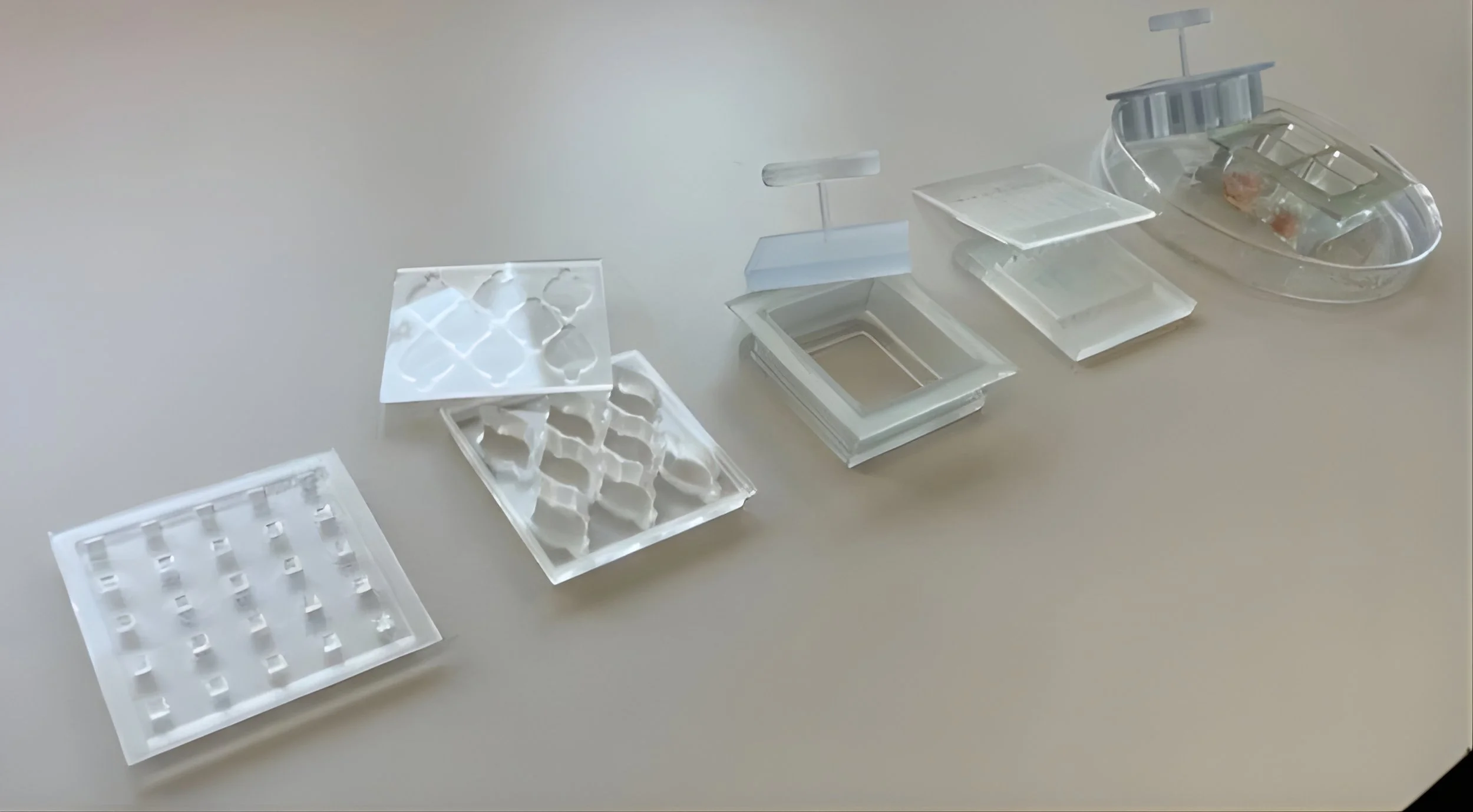 Custom sample holders for 3D Tissue Imaging using Alpenglow Biosciences open top light sheet microscope (HOTLS)
