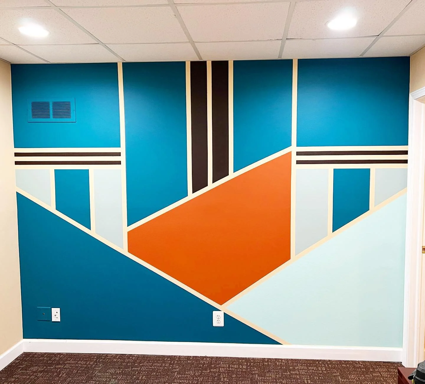 One of my favorite freestyled walls. #officeAccents #AccentWall #OfficeDecor #AccentWallIdeas