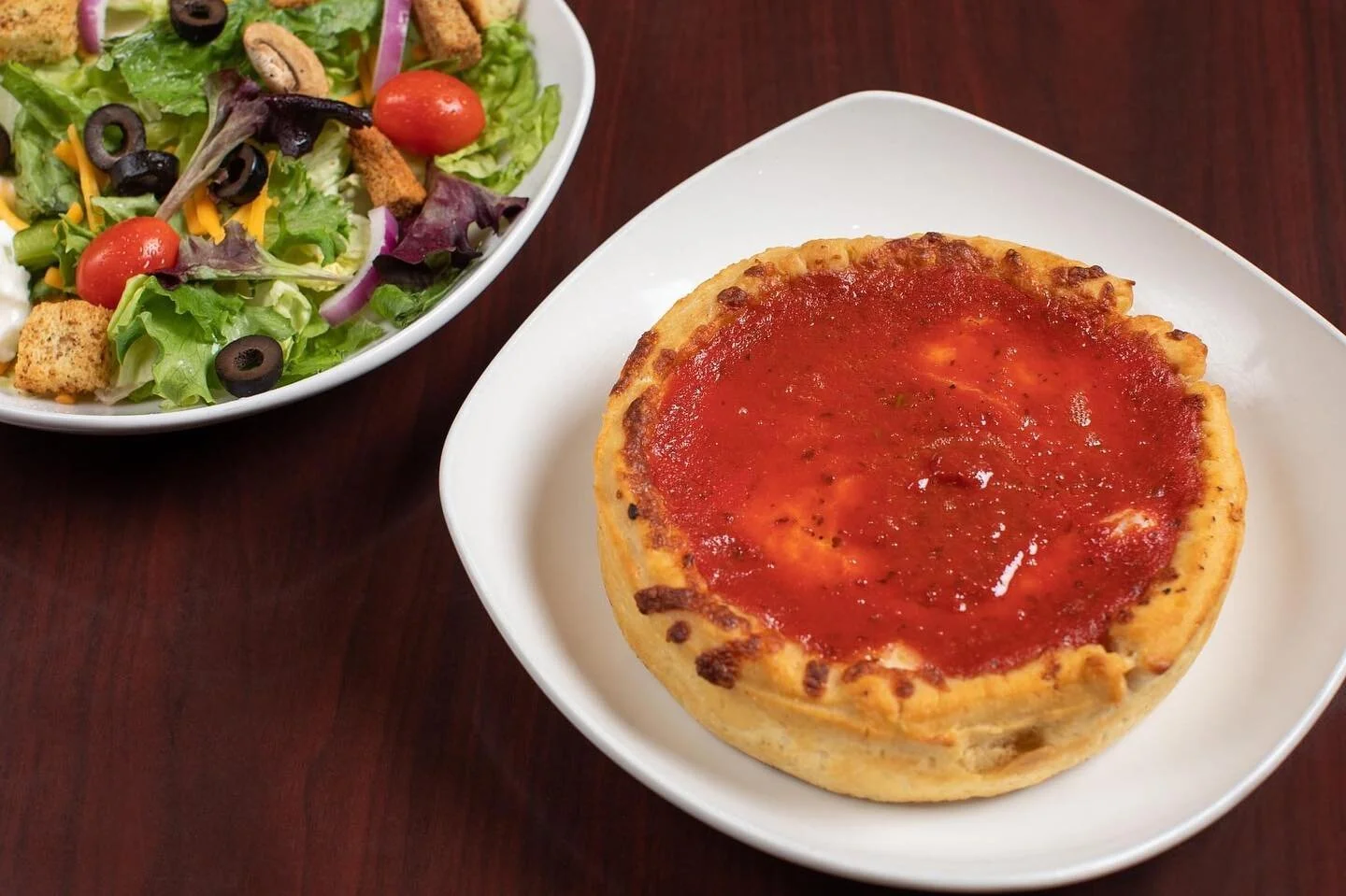 Let's do lunch! 🍕 😋

The Great Bambino! A 6&rdquo; deep dish pizza, with your choice of up to 3 toppings, for $9.99! Add our all-you-can-eat salad bar for $5.29

Available Monday-Friday 11am-2pm