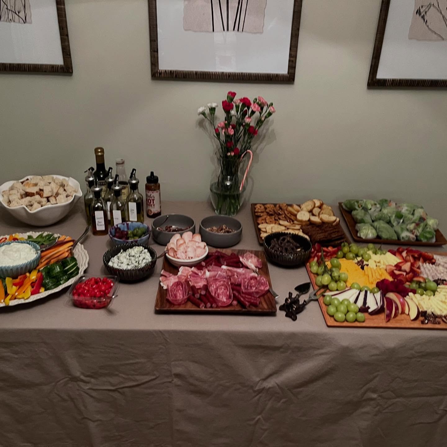 River Valley Chiropractic's murder mystery at our holiday party was a hit! Everyone nailed their roles and we had an amazing time.

#rivervalleychiropractic #rivervalleychiropractor #onalaskachiropractor #lacrossechiropractor #lacrossewi #onalaskawis