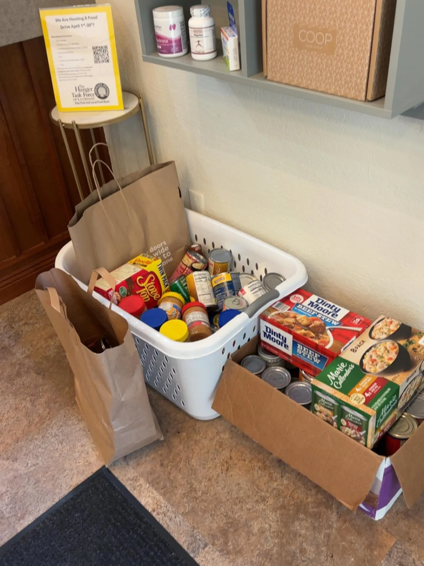 We just want to say thank you to everyone who helped us make this donation to the Hunger Task Force today. We truly appreciate the generosity that our patients have.

#rivervalleychiropractic #onalaskawi #lacrossewi #hungertaskforce