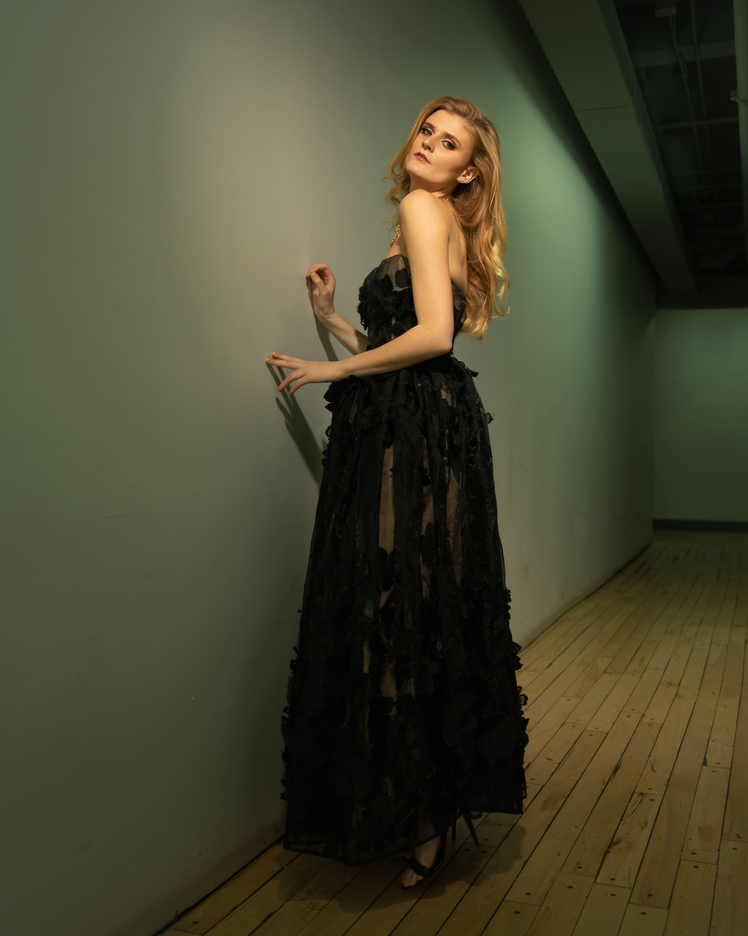 2447 Ellie Hallway One .jpg