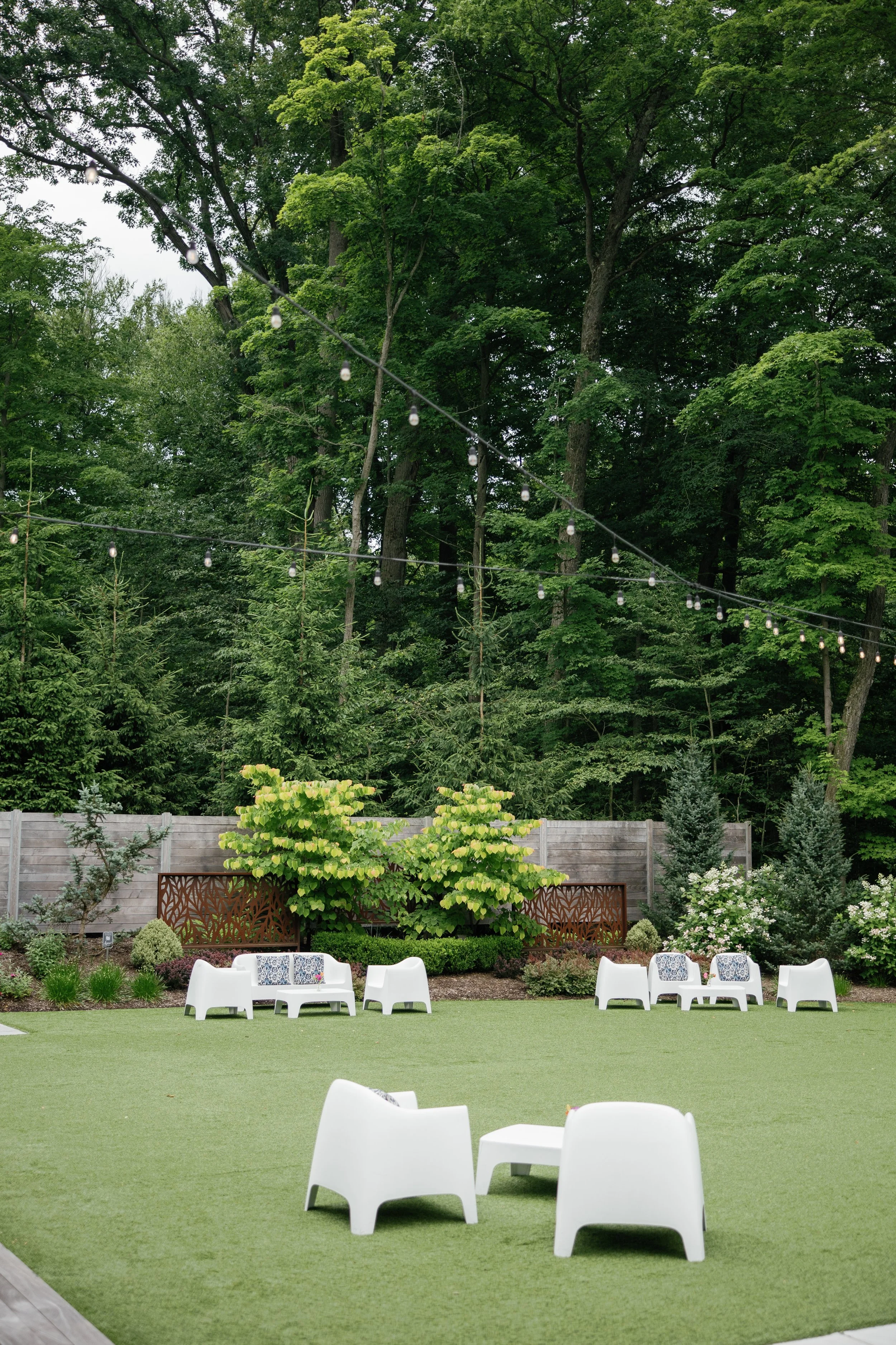 Manicured summer gardens at Sapphire Creek wedding venue