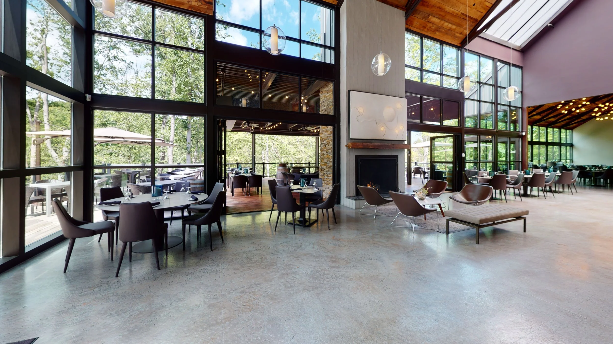 Sapphire Creek in Chagrin Falls dining room