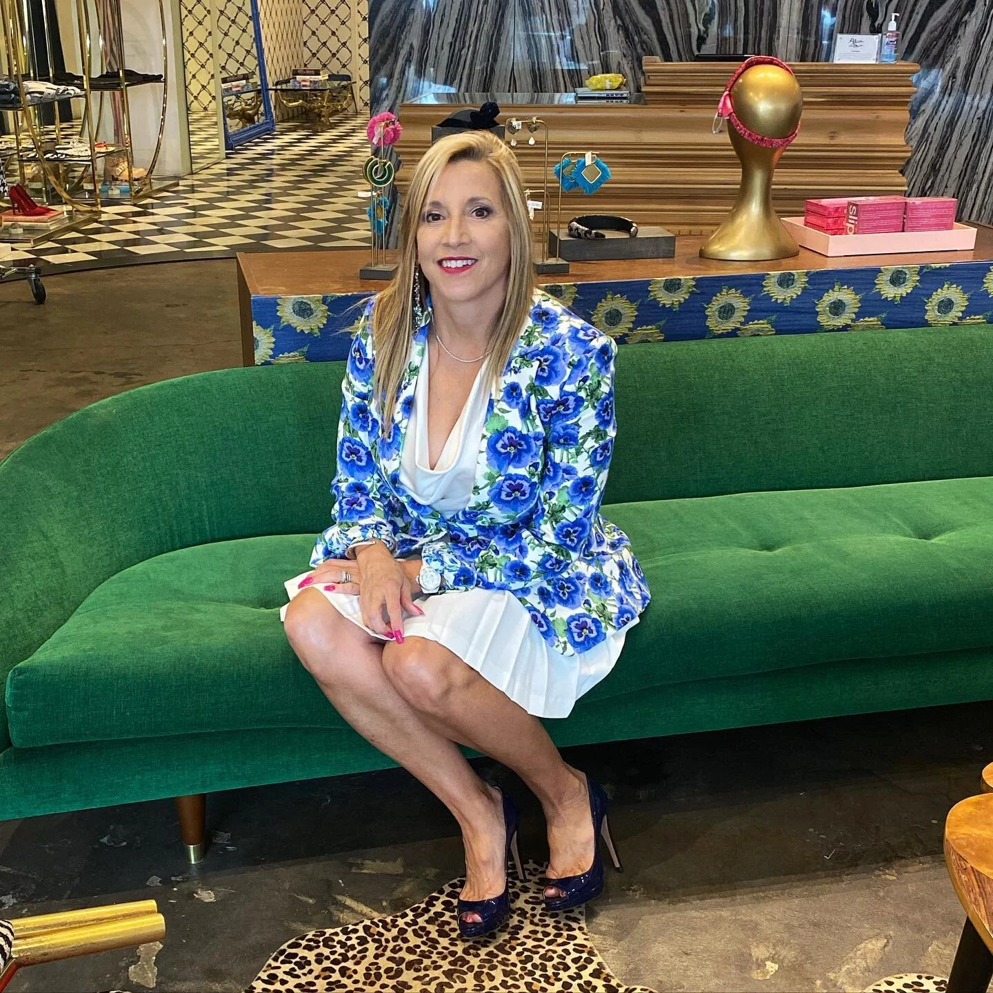 Elevated Image officially launched in DC! 🎉
Thank you to everyone who came & @aliceandolivia_georgetown for hosting us!! 
We had the best time helping everyone find the perfect @aliceandolivia outfit!! 🤍
#personalstylist #aliceandolivia