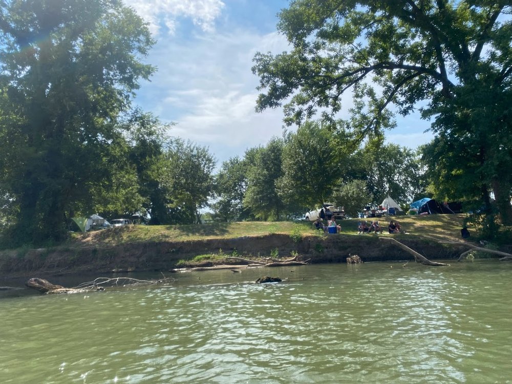 Illinois River Float Trip - Tahlequah - Peyton's Place Resort 002.jpg