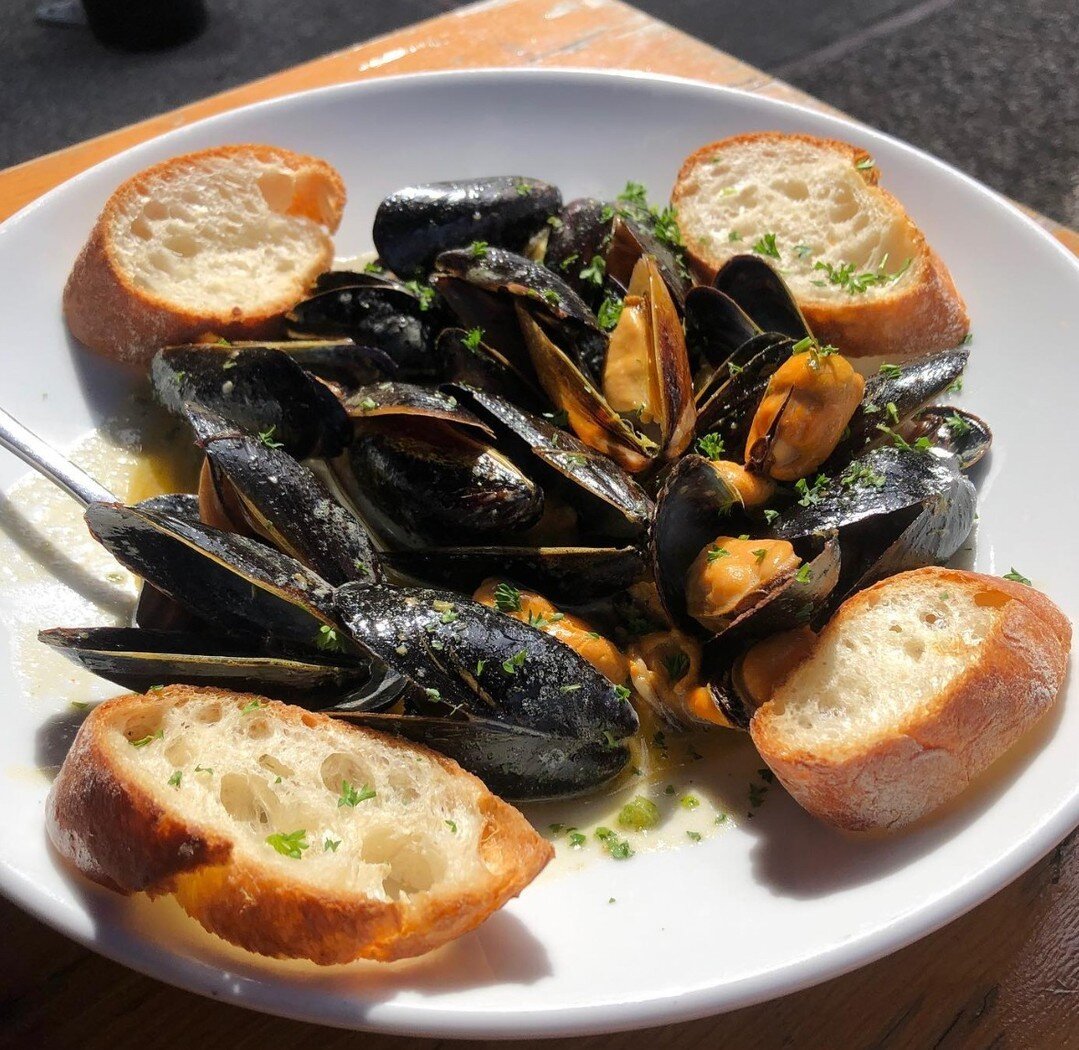 A touch of Germany, right here in #Alameda. 

Enjoy authentic German cuisine at closely located @spieskammer! Be sure to try the fresh mussels and seafood when you stop by. 

📷: @Speisekammer