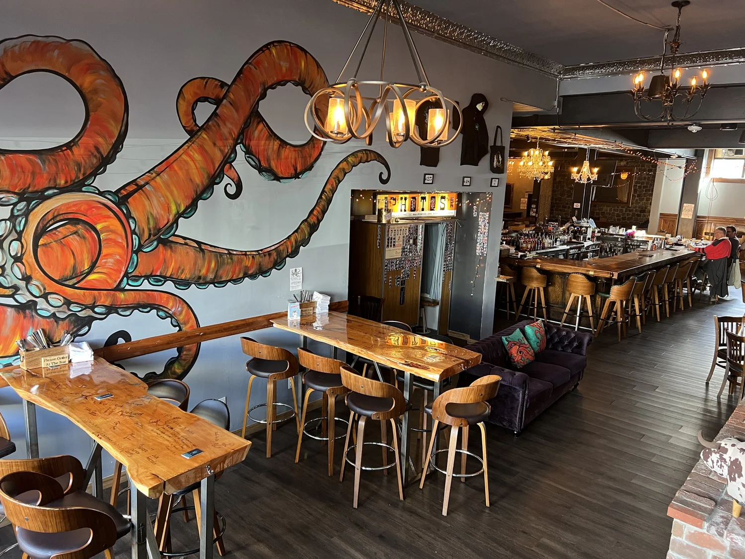 Bar photo 1