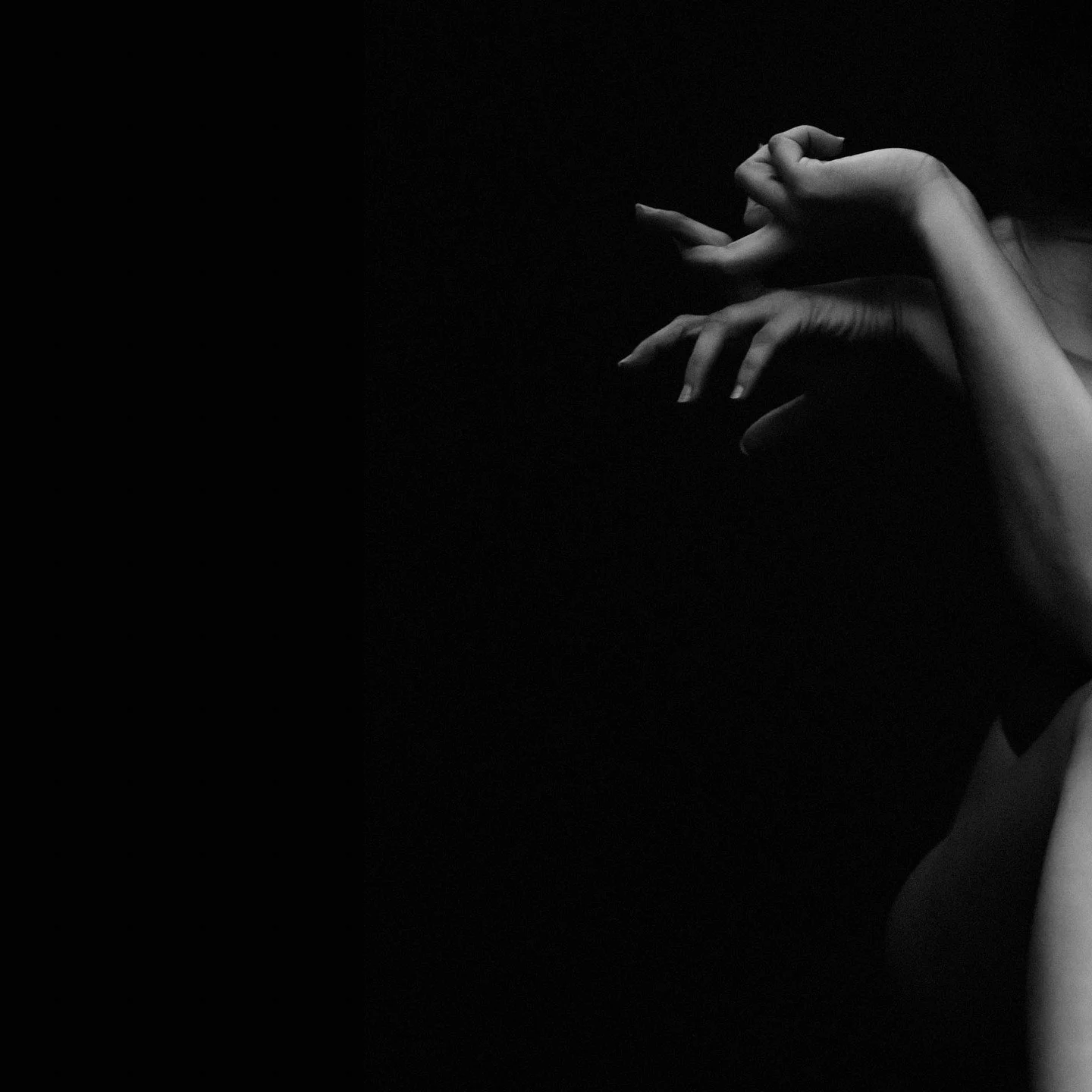You are worthy, you are loved. ⁠
.⁠
.⁠
.⁠
.⁠
.⁠
.⁠
.⁠
#boudoirphotography #boudoirinspiration #boudoirshoot #boudoirstudio #boudoirphotos #boudoirsession #boudoirphotoshoottips ⁠
#blackandwhiteboudior #artisticboudoir  #boudoir #fawntailphotography #