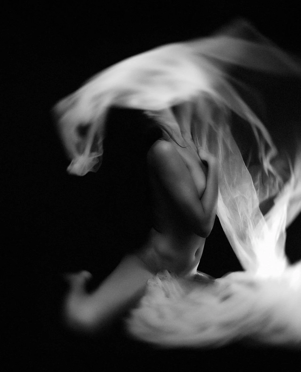 This is your sign; schedule your session, let's make some art together 💖⁠
⁠
.⁠
.⁠
.⁠
.⁠
⁠
#boudoirphotography #boudoirinspiration #boudoirshoot #boudoirstudio #boudoirphotos #boudoirsession #boudoirphotoshoottips ⁠
#blackandwhiteboudior #artisticbou