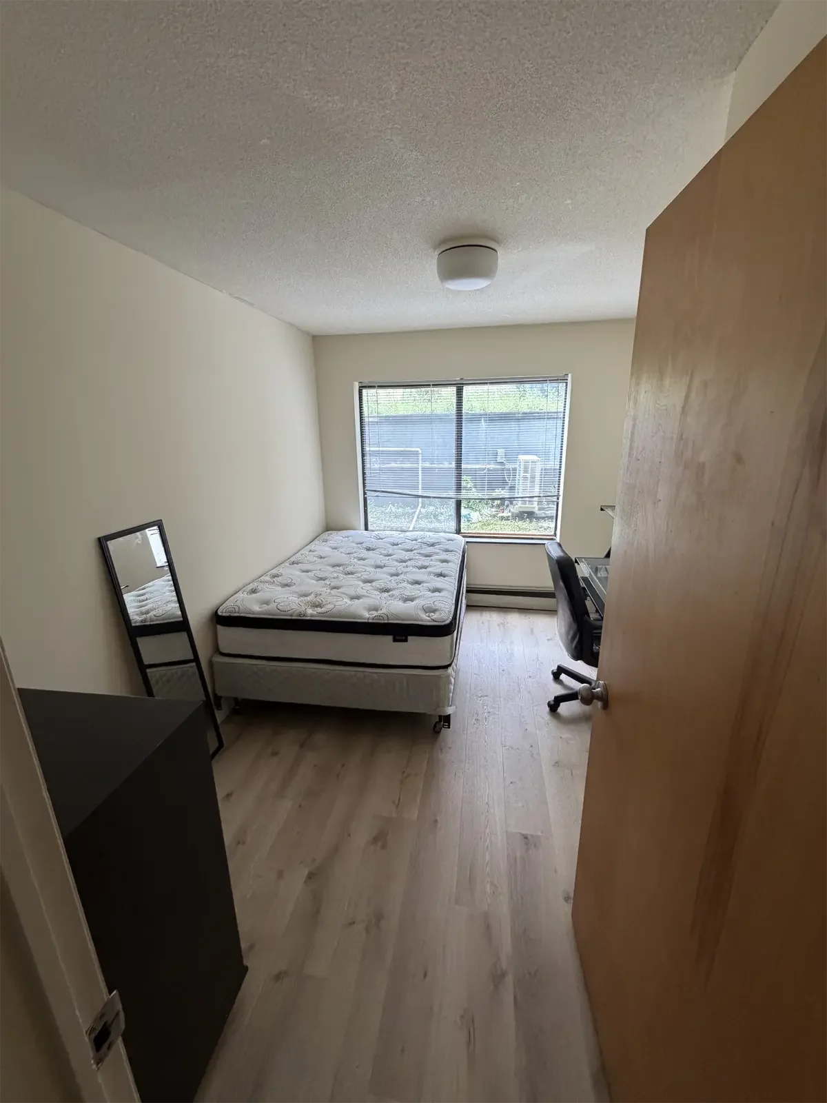401-Eddy-st-ithaca-ny-bedroom-IMG_9997.webp
